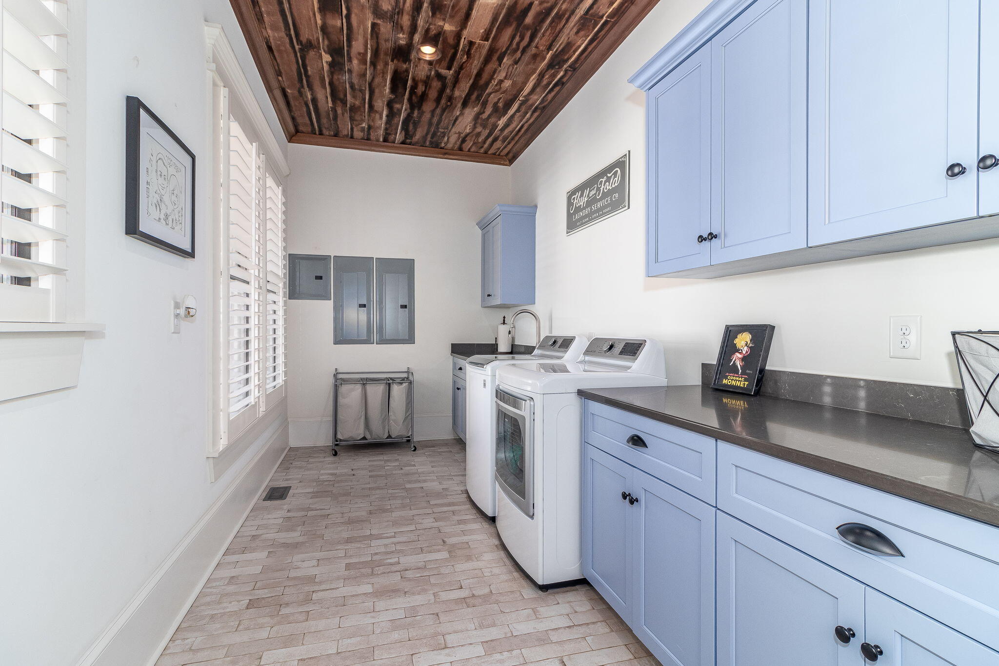 2844 TOWERING OAK Drive