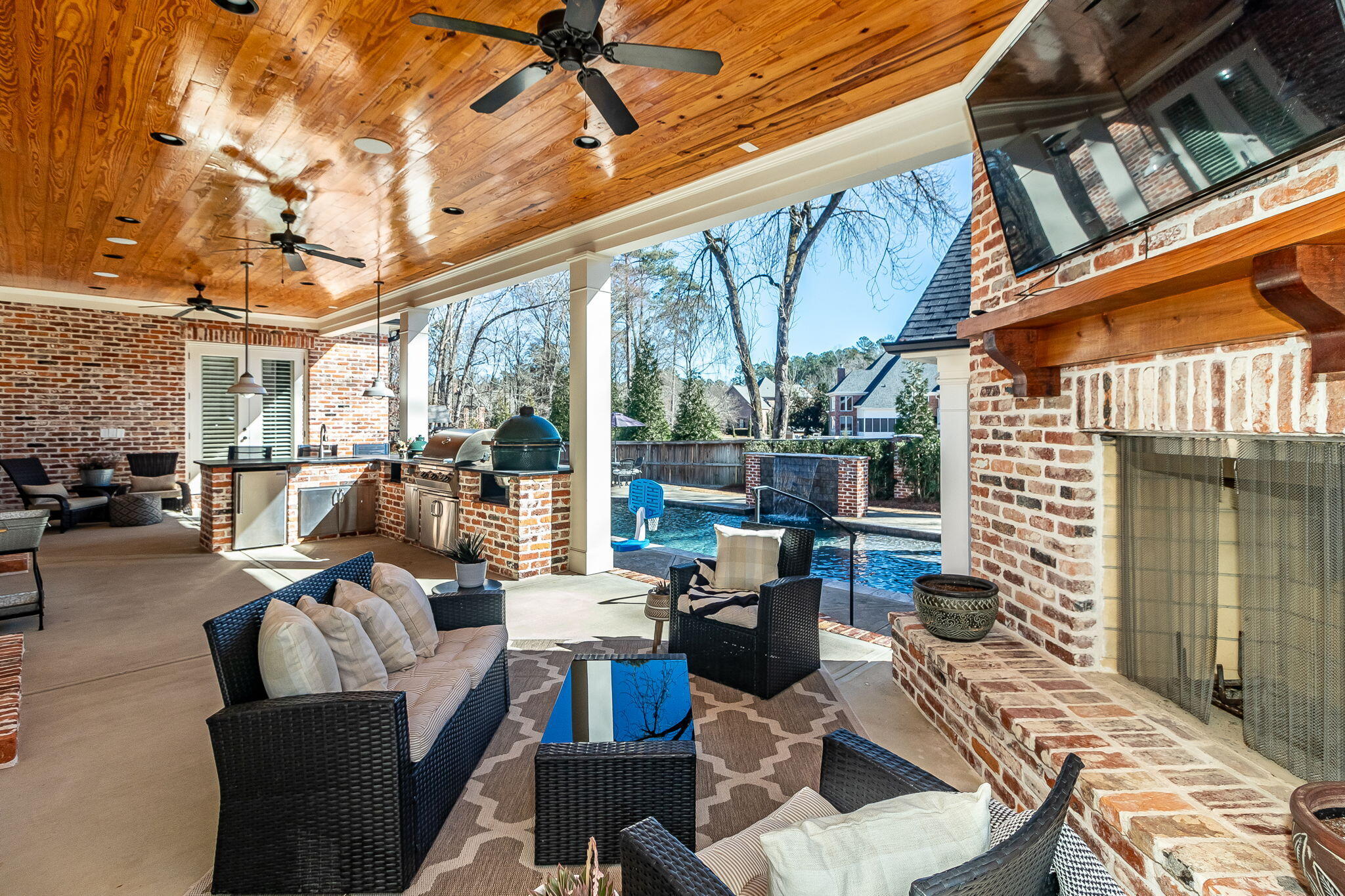 2844 TOWERING OAK Drive