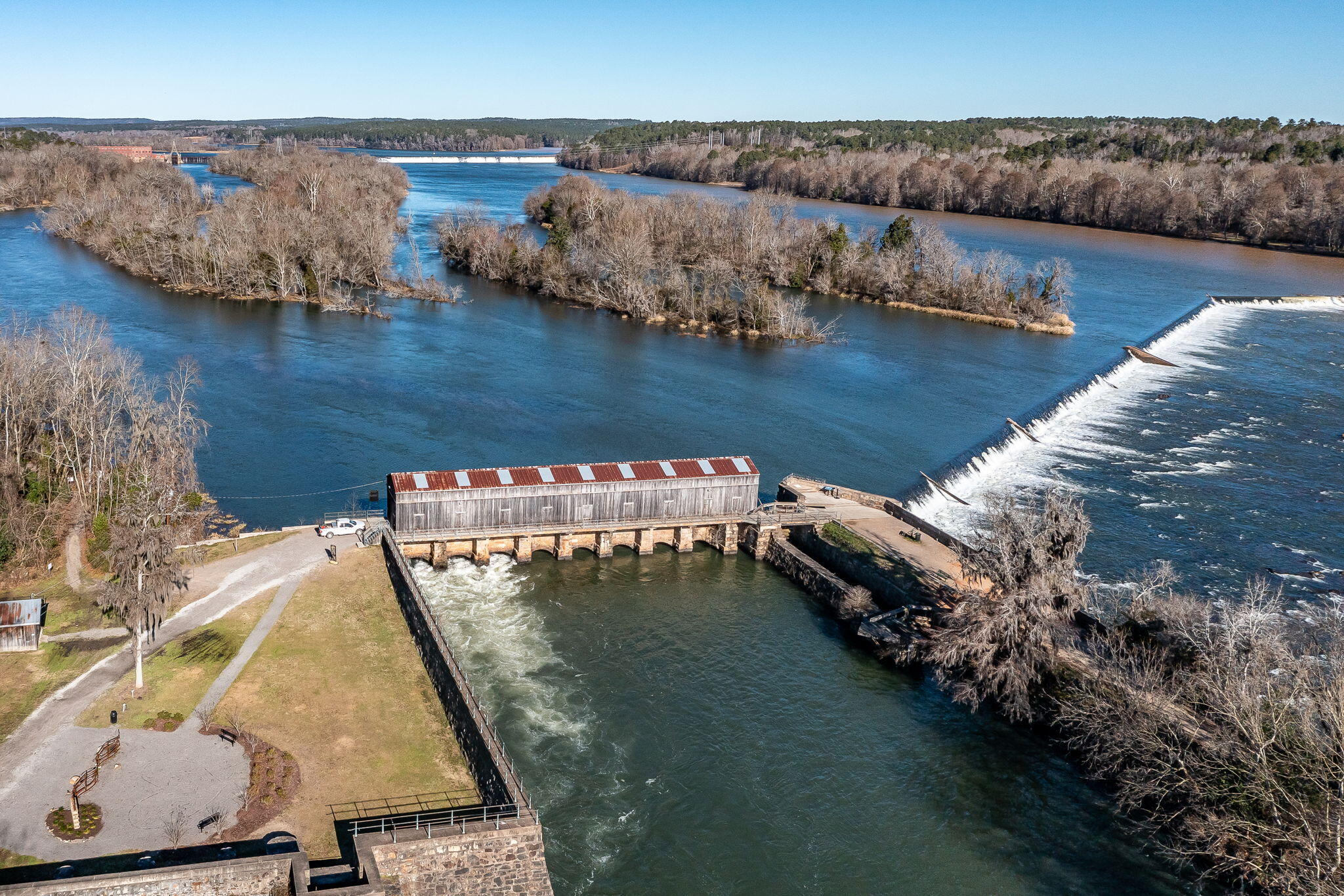 2844 TOWERING OAK Drive