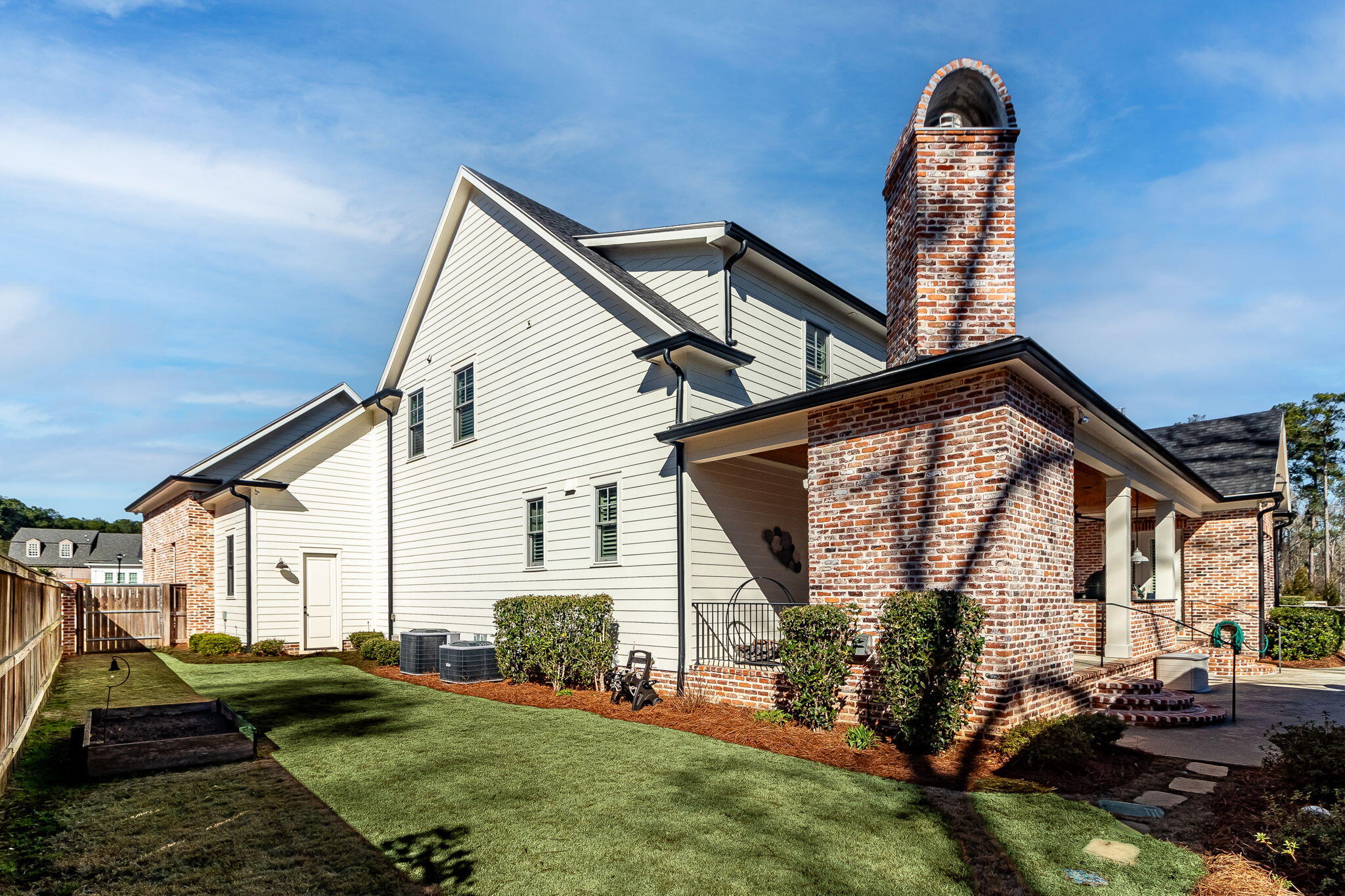 2844 TOWERING OAK Drive