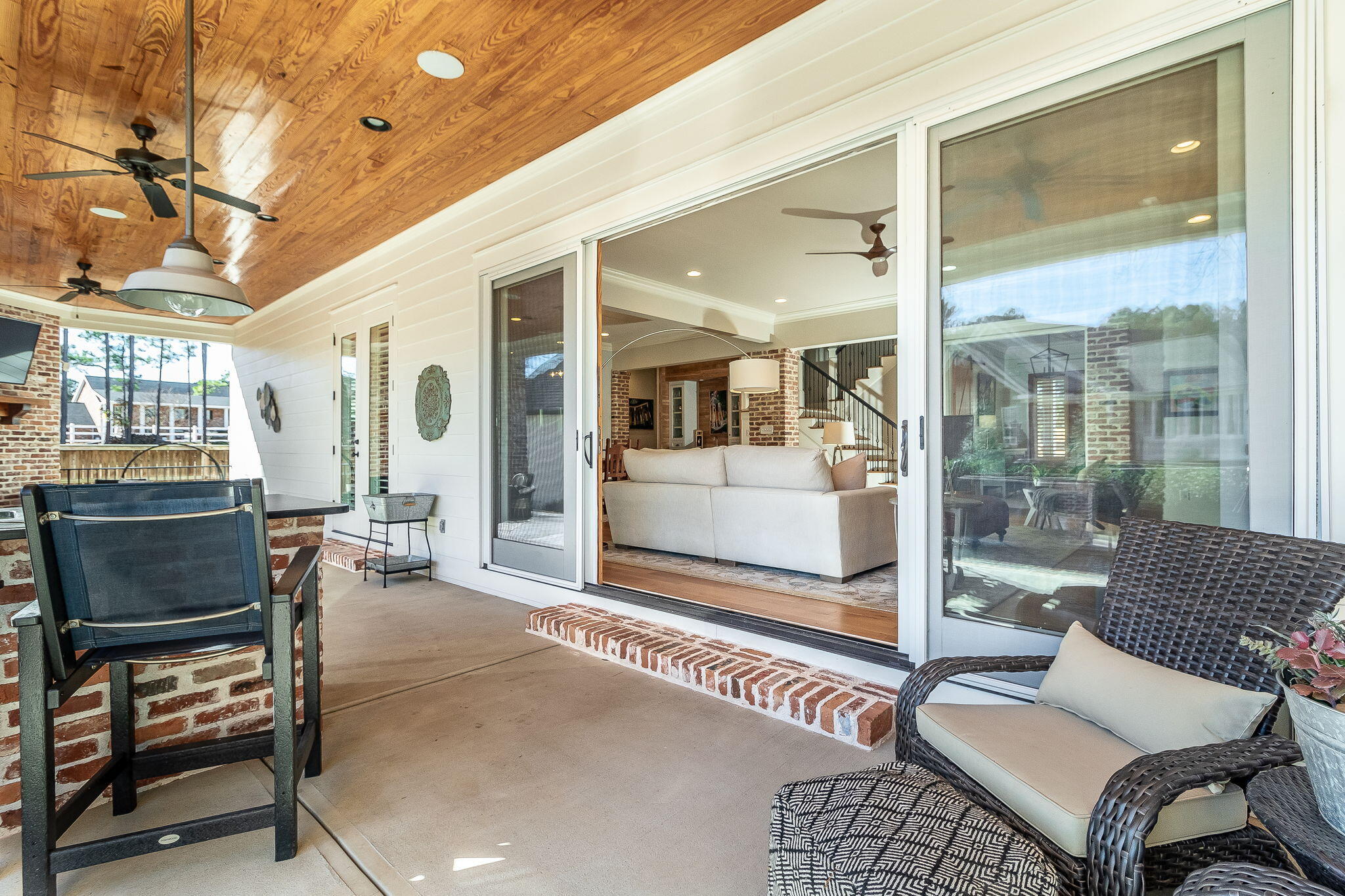 2844 TOWERING OAK Drive