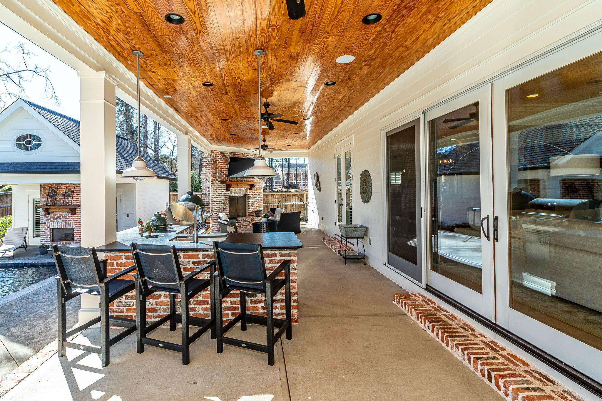 2844 TOWERING OAK Drive