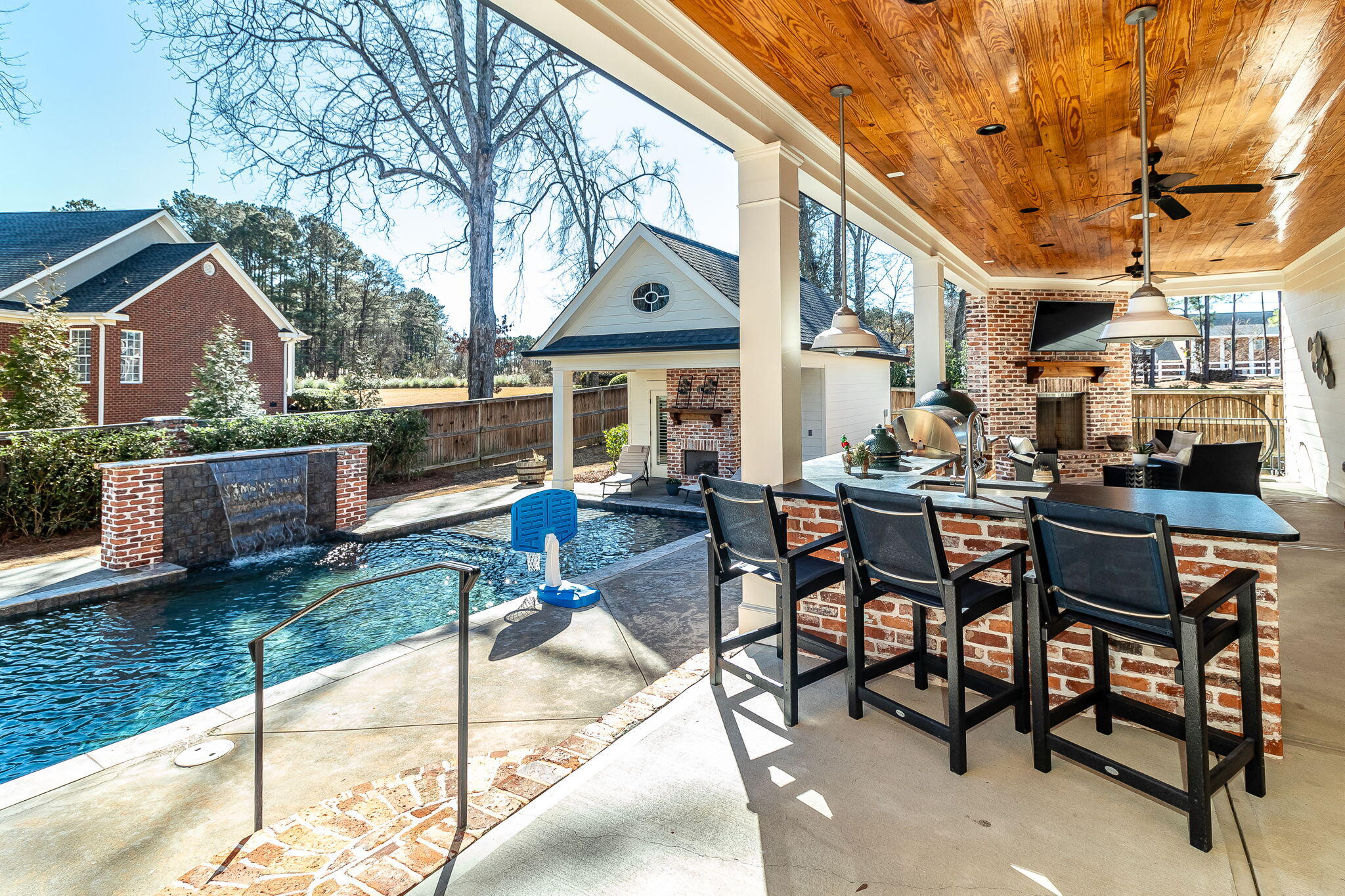 2844 TOWERING OAK Drive