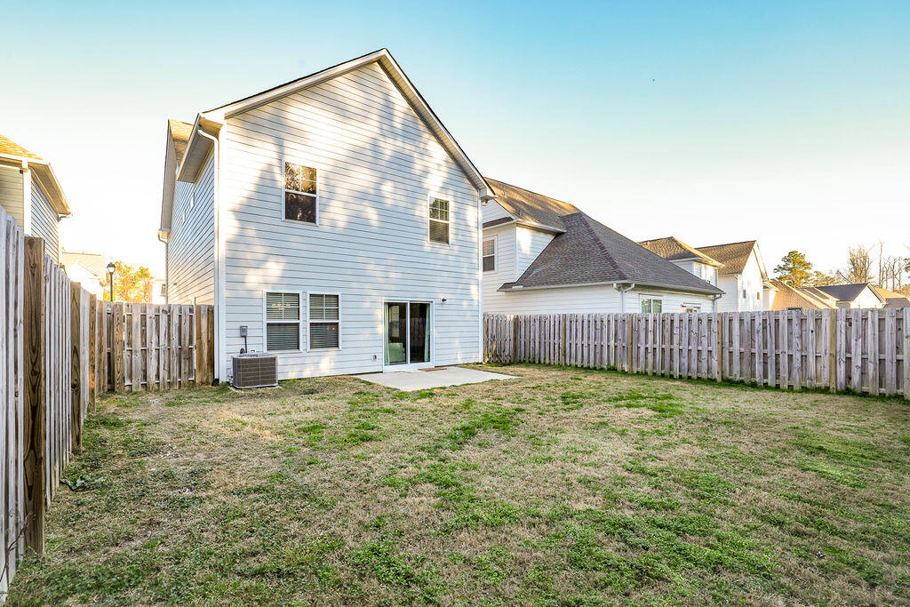 1423 FELDSPAR Court
