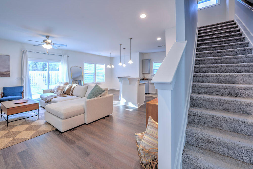 1423 FELDSPAR Court