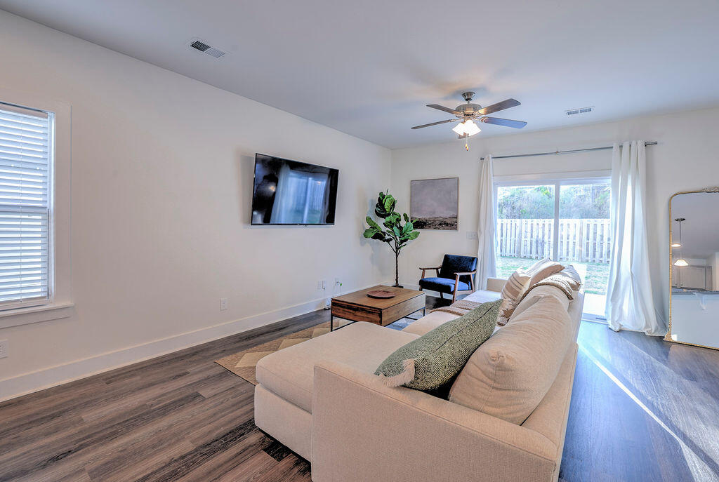 1423 FELDSPAR Court