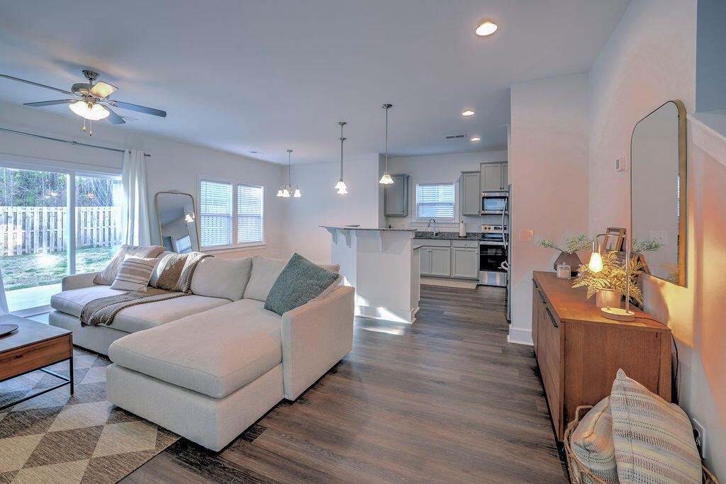 1423 FELDSPAR Court