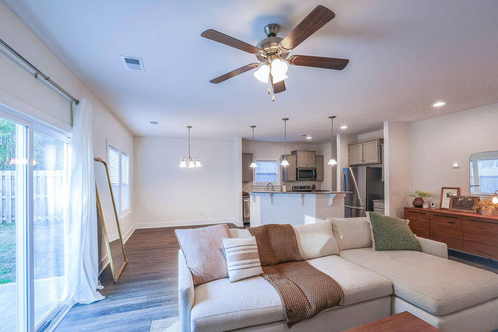1423 FELDSPAR Court
