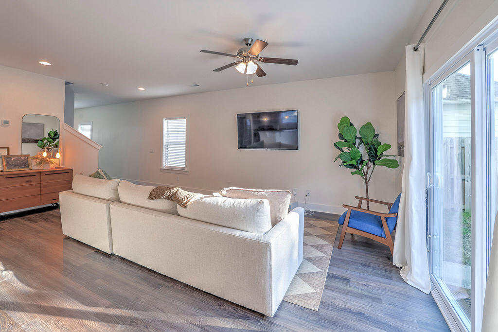 1423 FELDSPAR Court