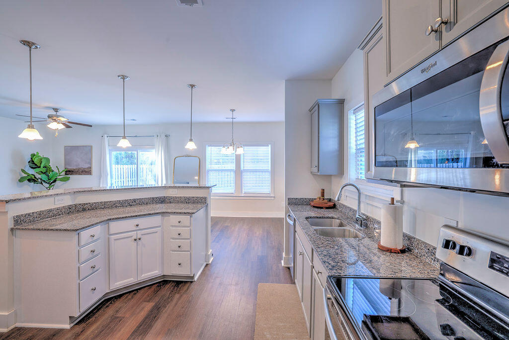 1423 FELDSPAR Court