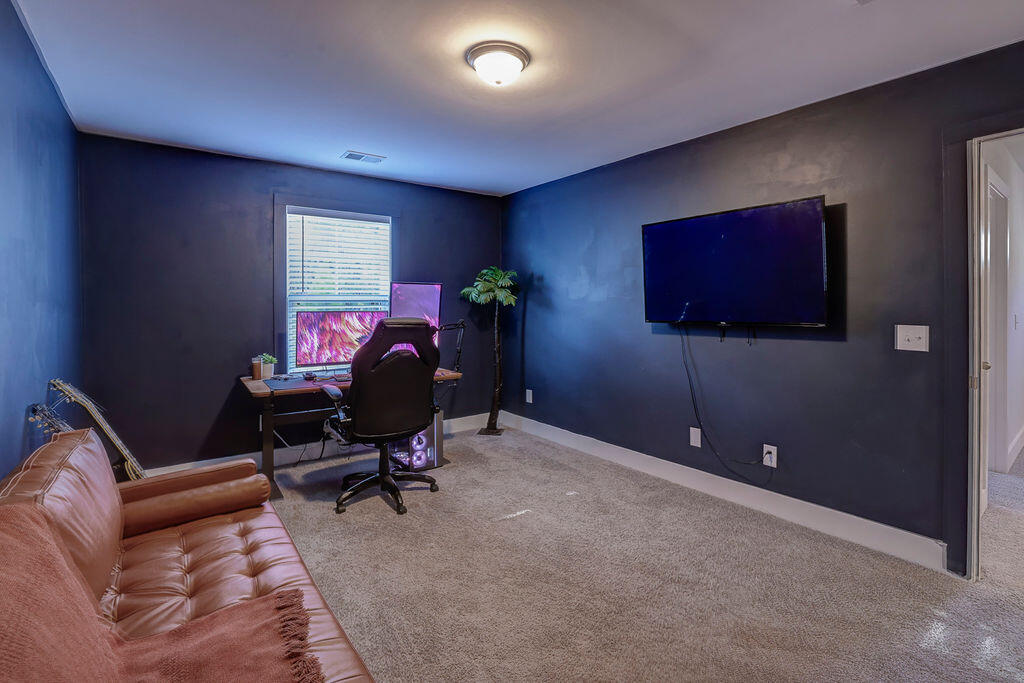 1423 FELDSPAR Court