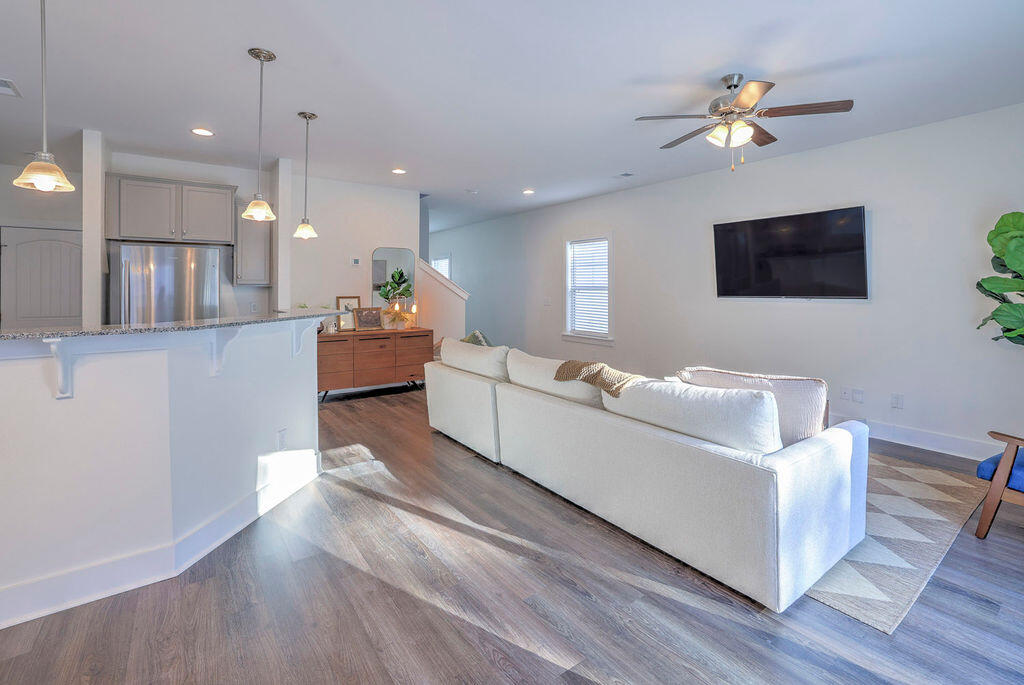 1423 FELDSPAR Court