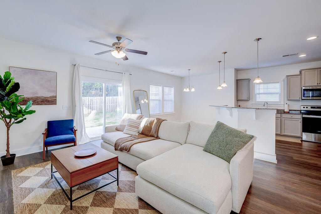 1423 FELDSPAR Court