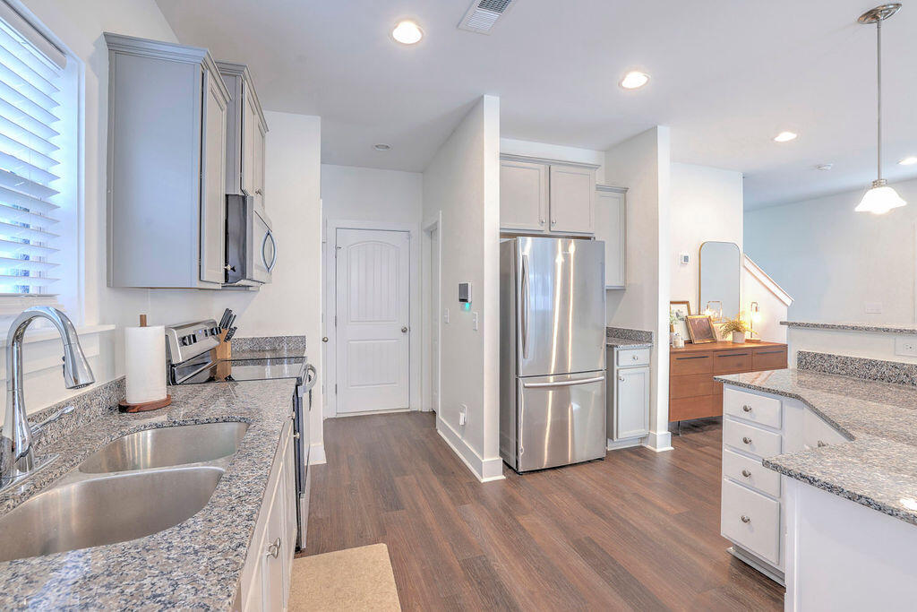1423 FELDSPAR Court