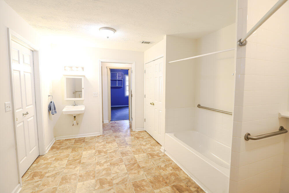 611 LAMKIN Road