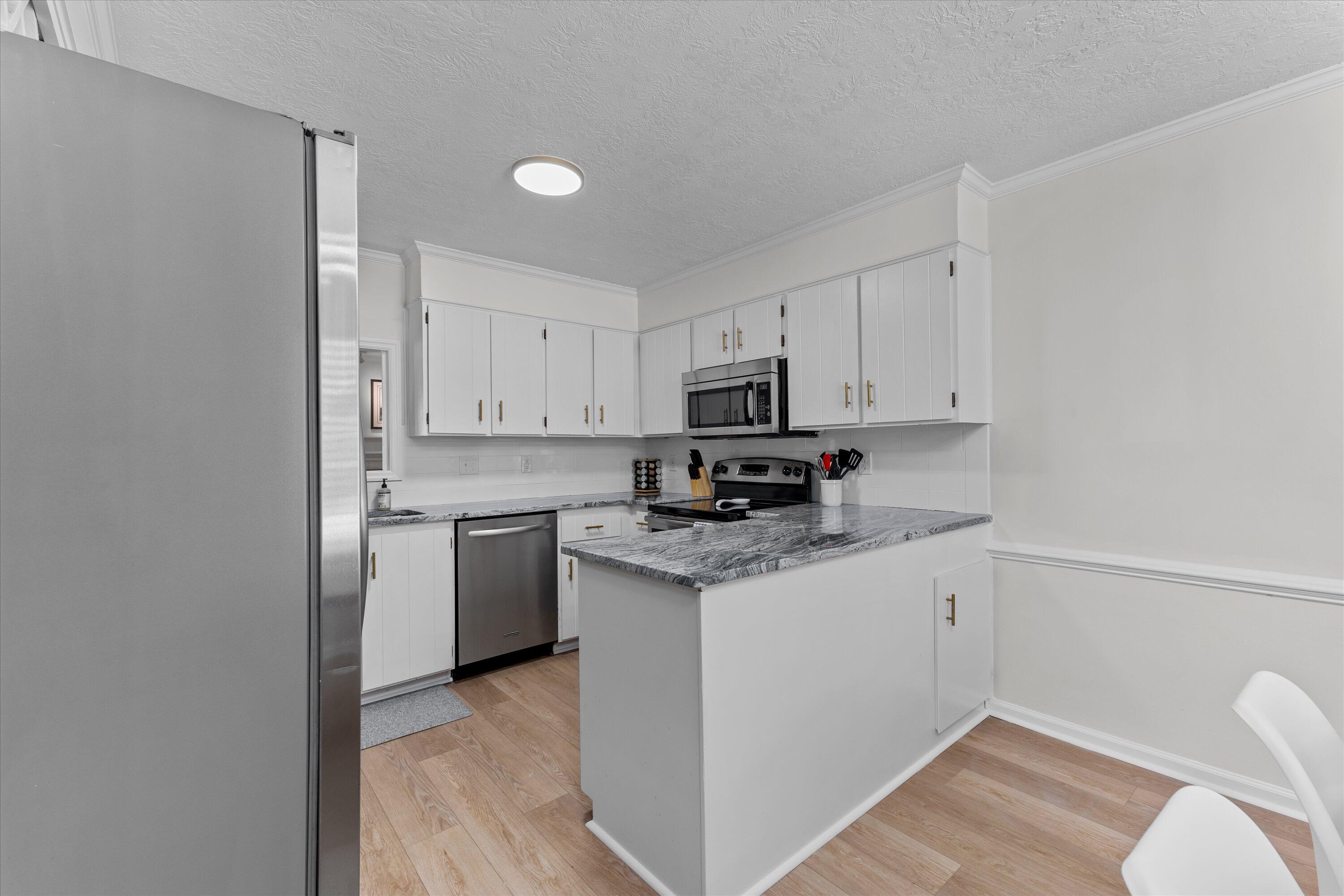 2914 RUNNING CREEK Lane