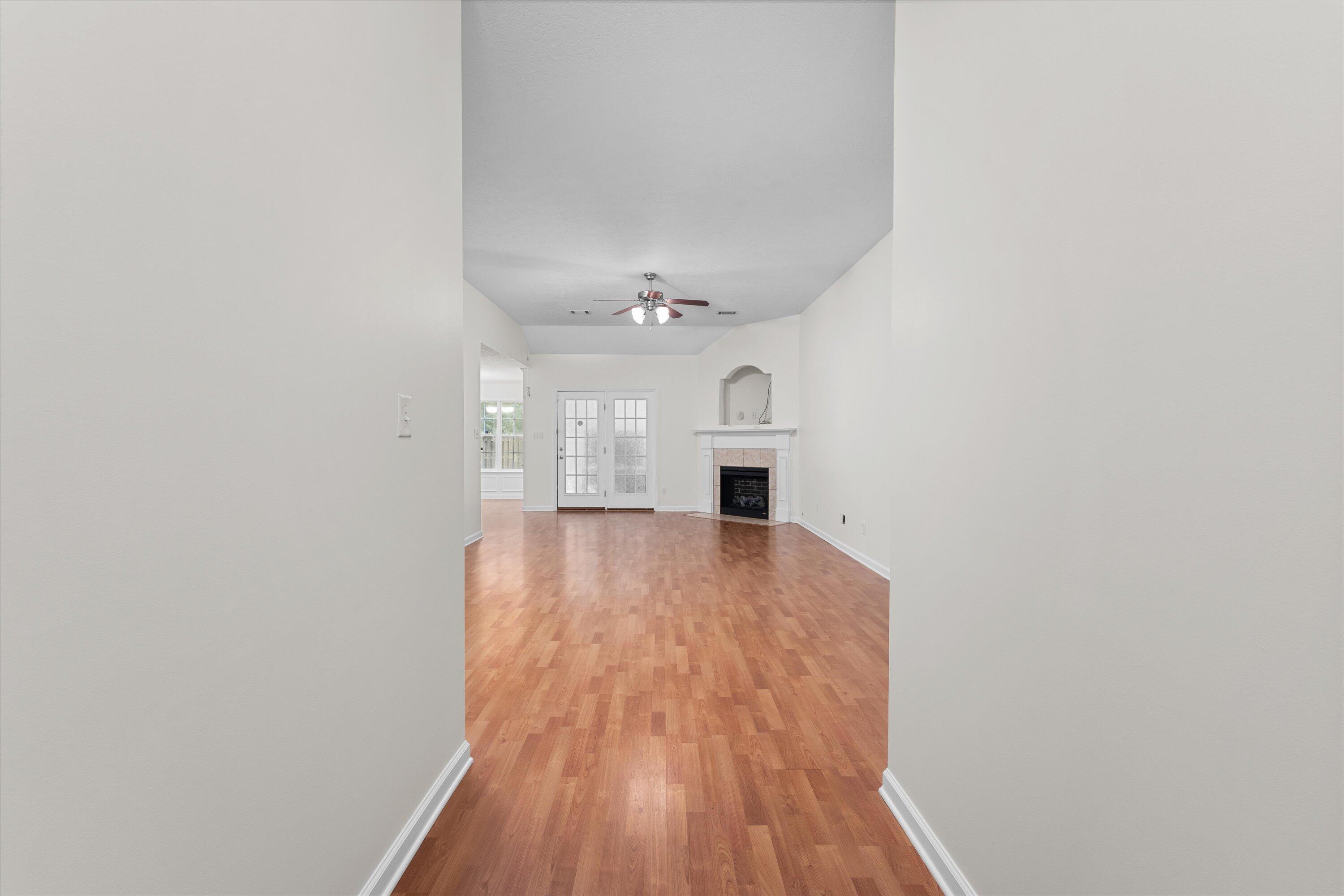 2103 MAGNOLIA Parkway