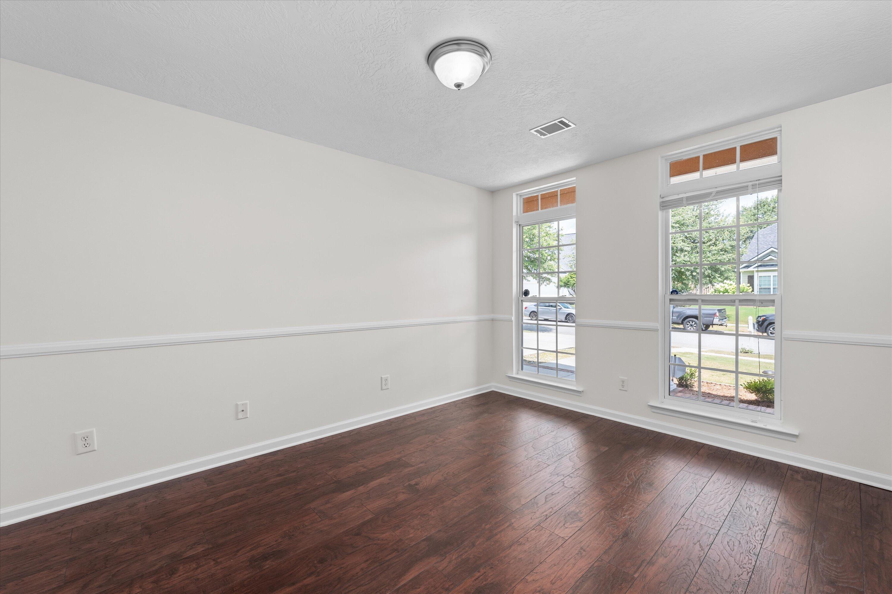 2103 MAGNOLIA Parkway