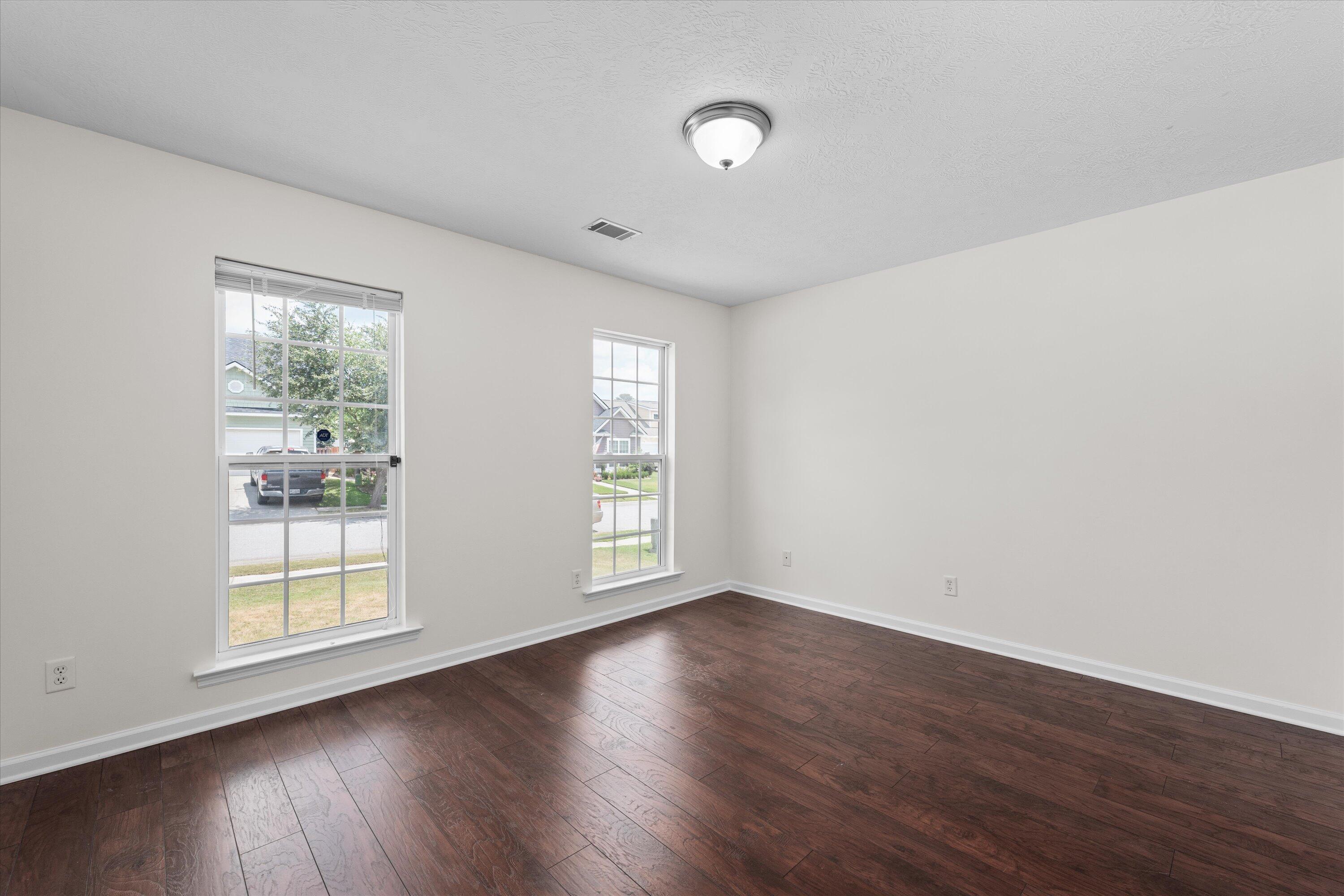 2103 MAGNOLIA Parkway