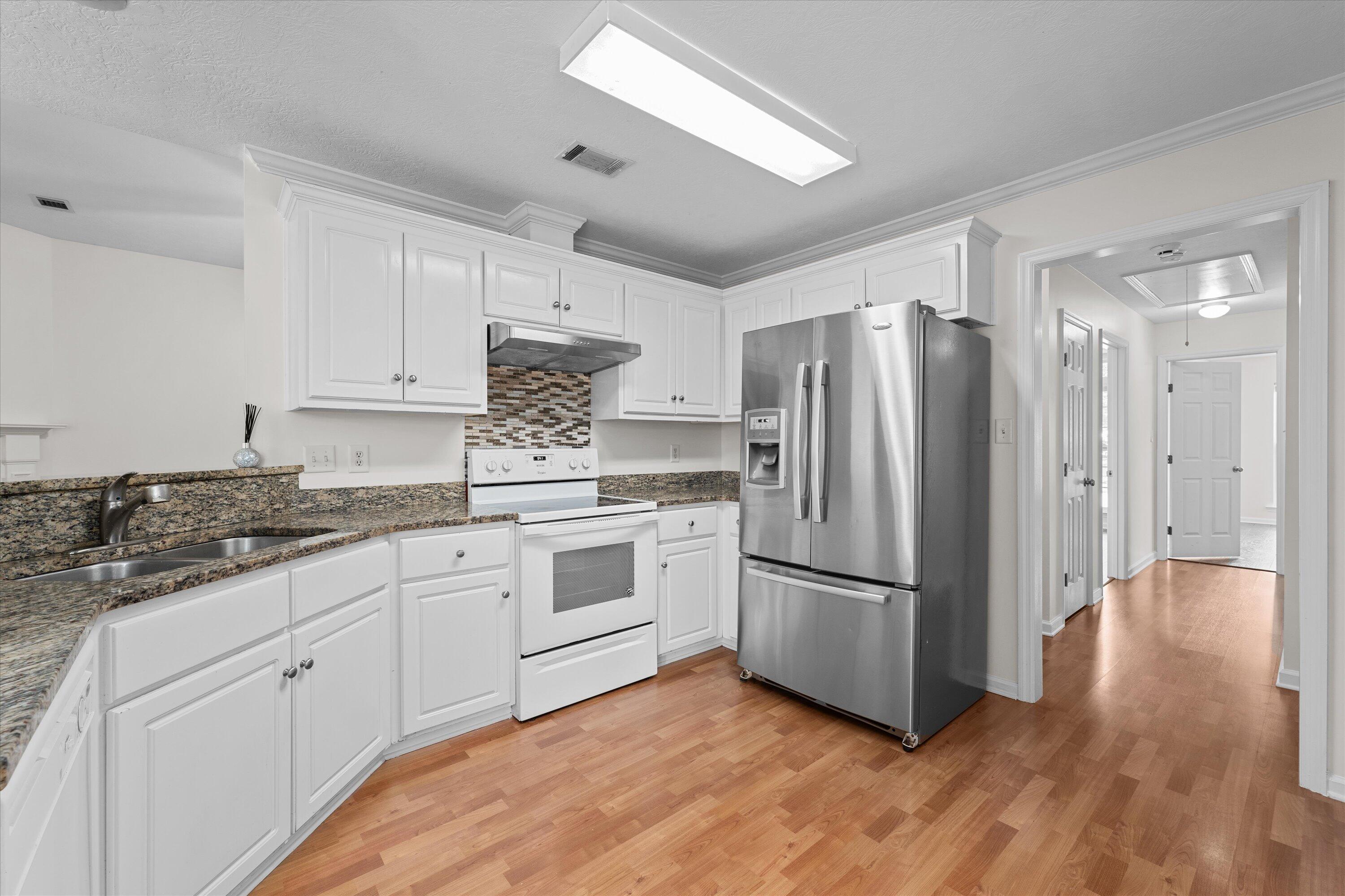 2103 MAGNOLIA Parkway