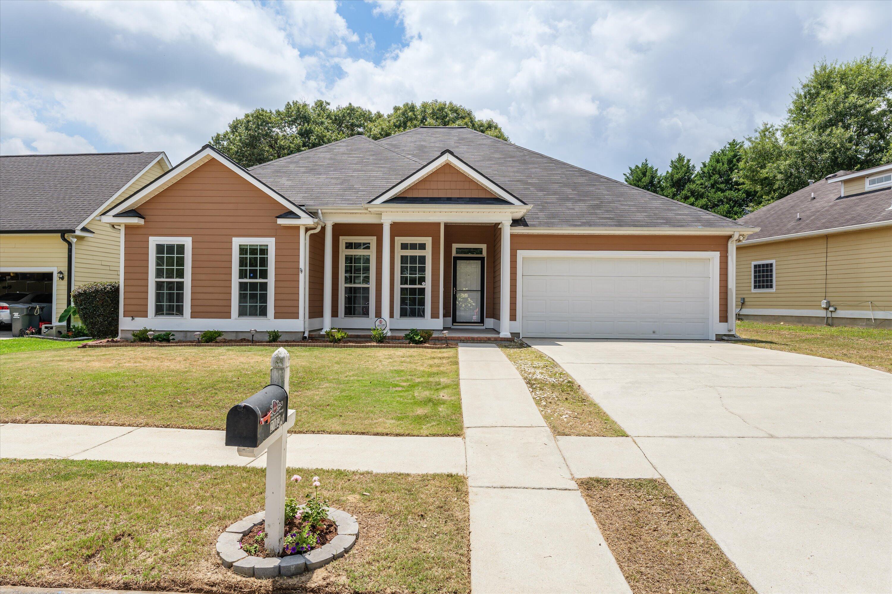 2103 MAGNOLIA Parkway