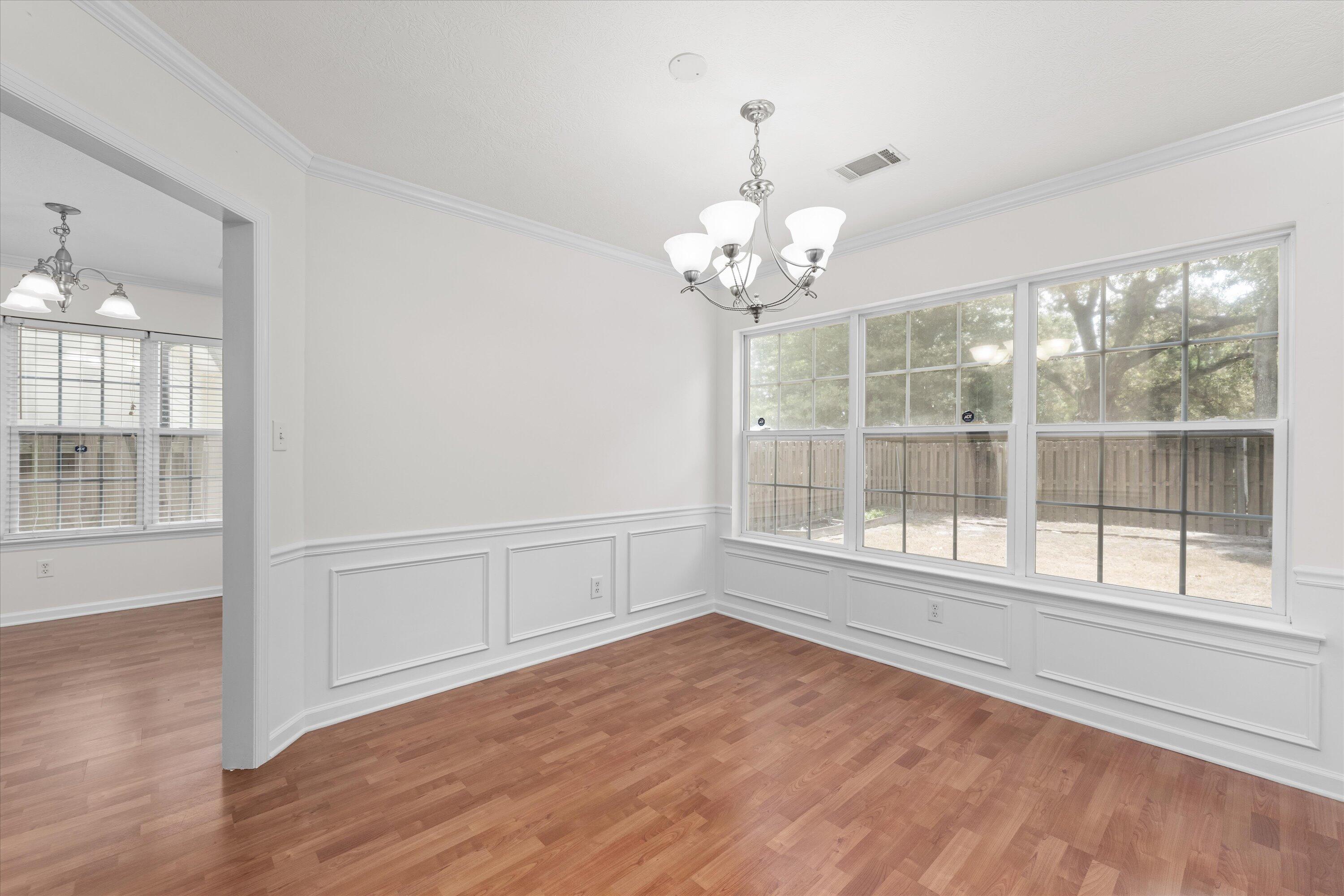 2103 MAGNOLIA Parkway