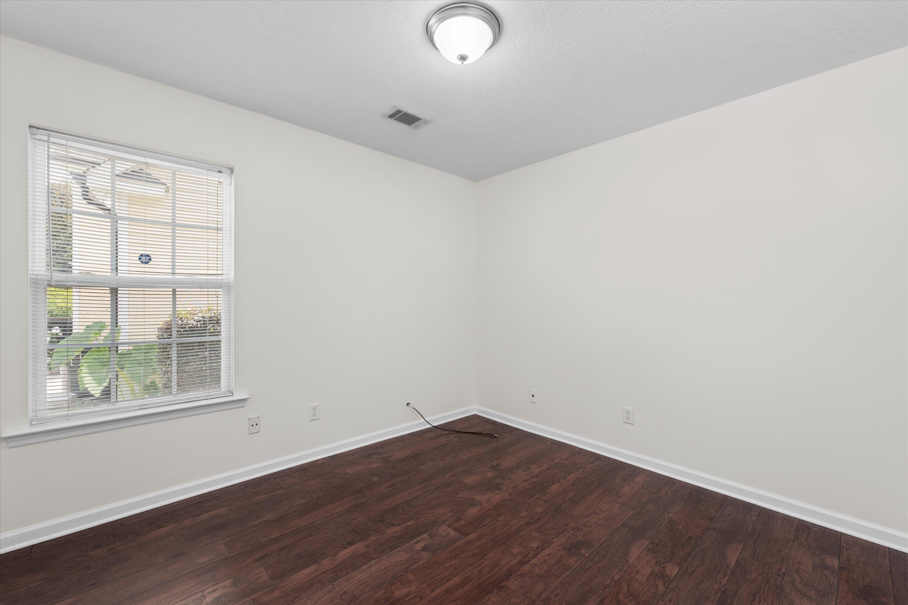2103 MAGNOLIA Parkway