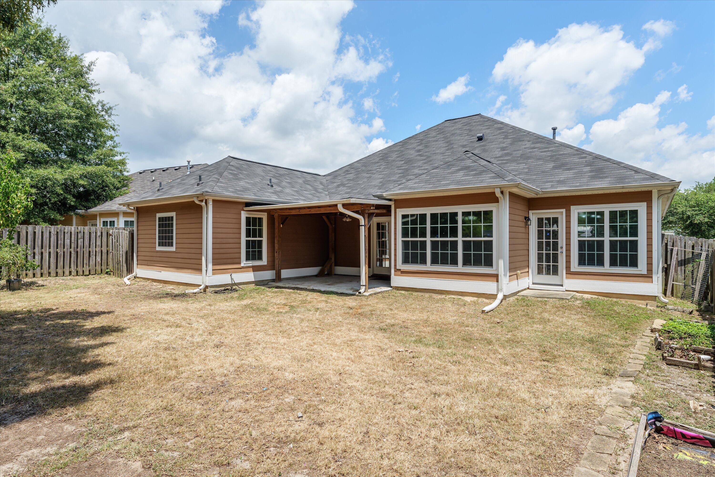 2103 MAGNOLIA Parkway