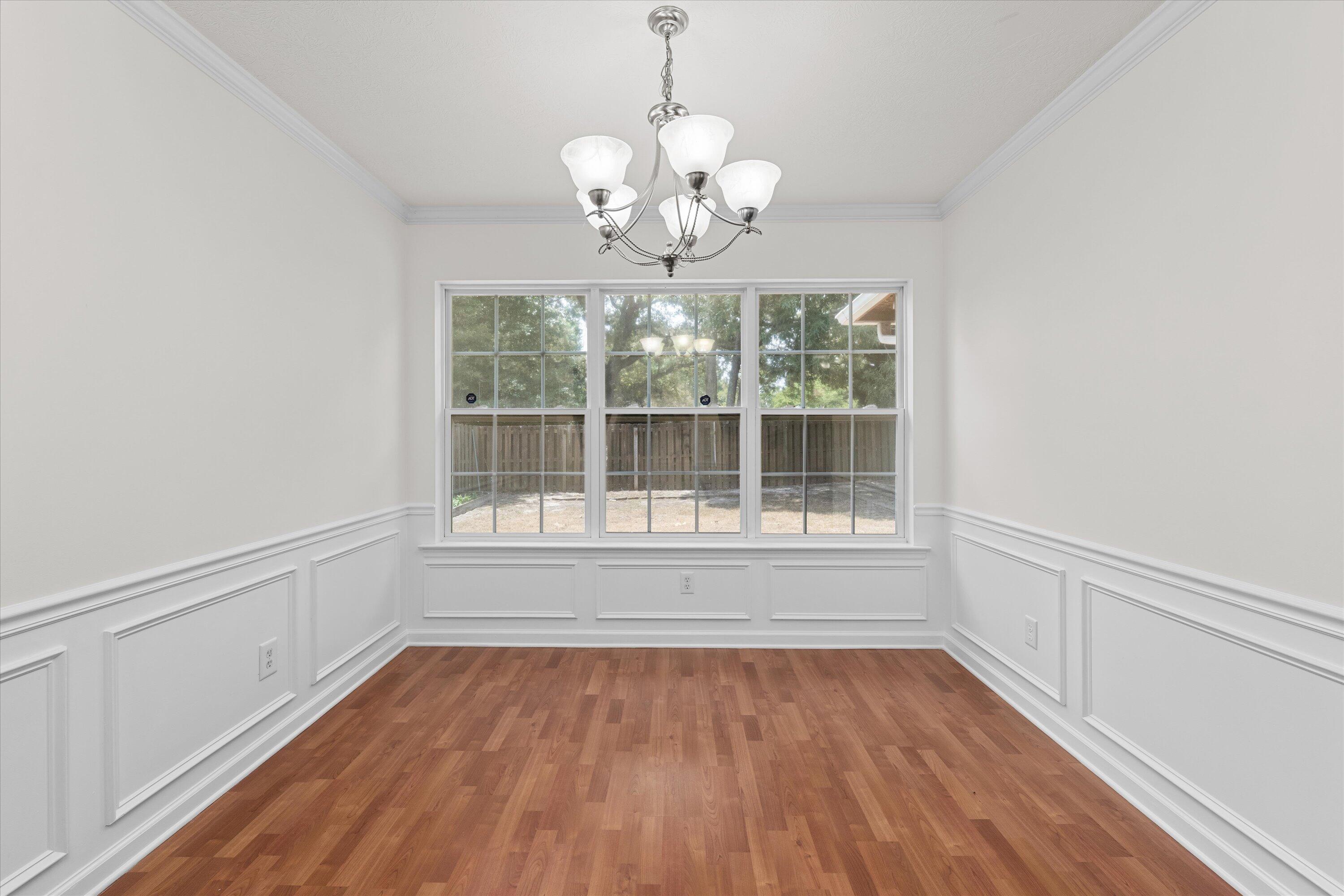 2103 MAGNOLIA Parkway