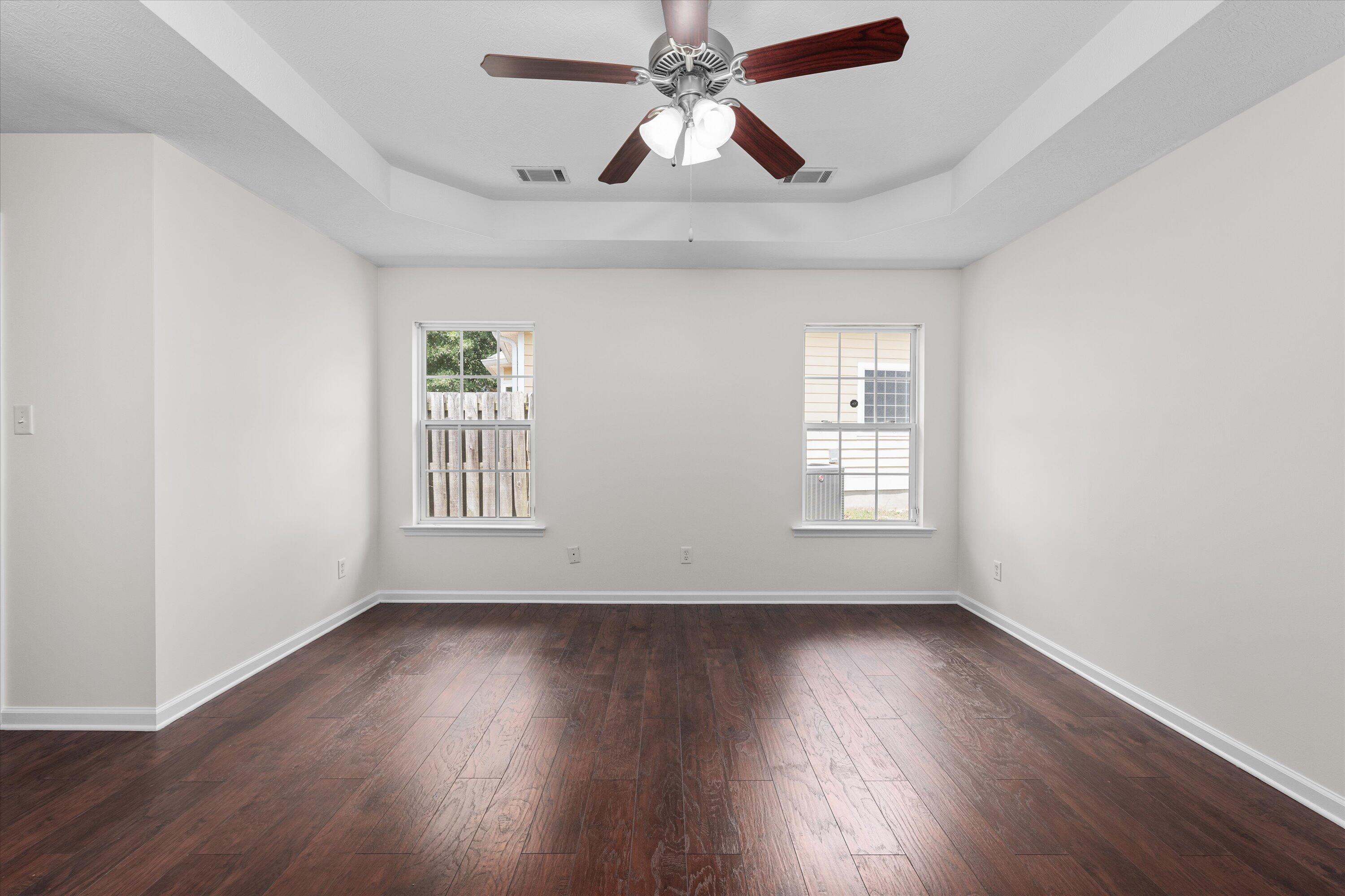 2103 MAGNOLIA Parkway