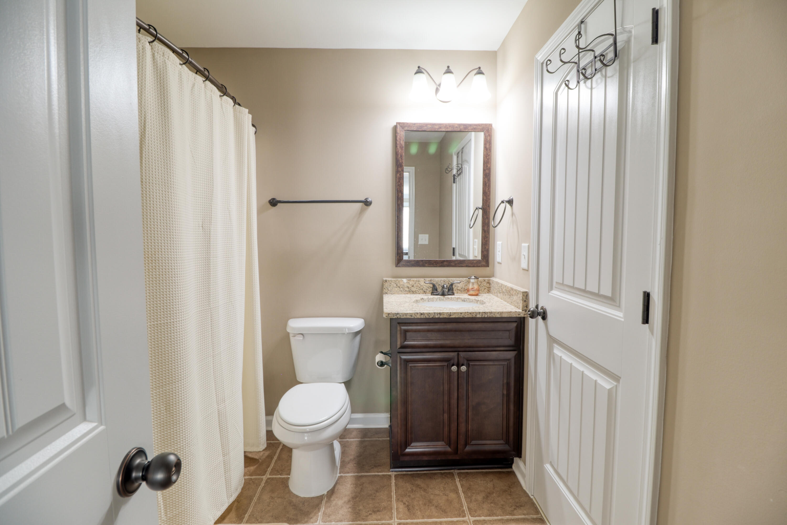 5621 SUNBURY Loop