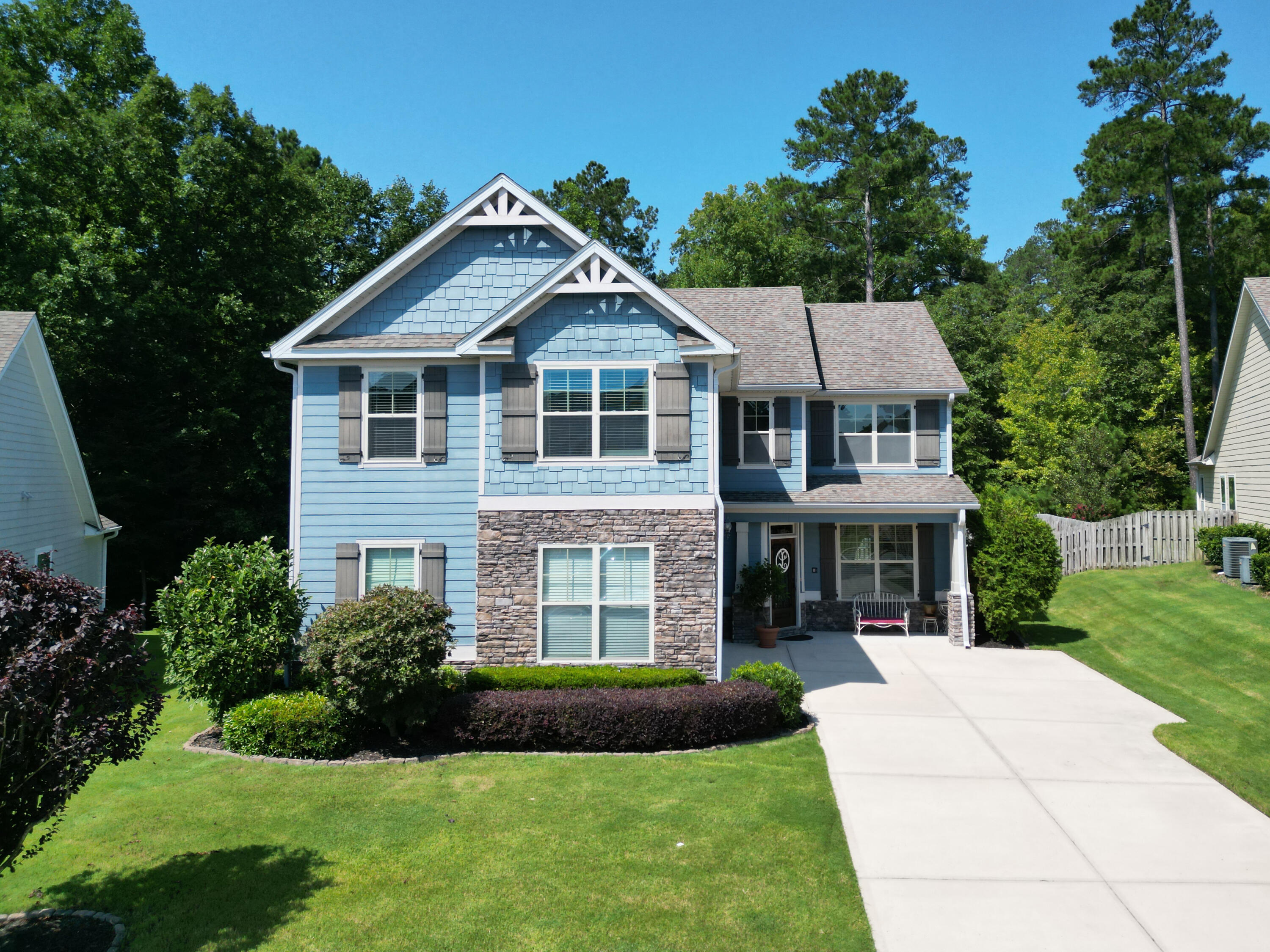 5621 SUNBURY Loop