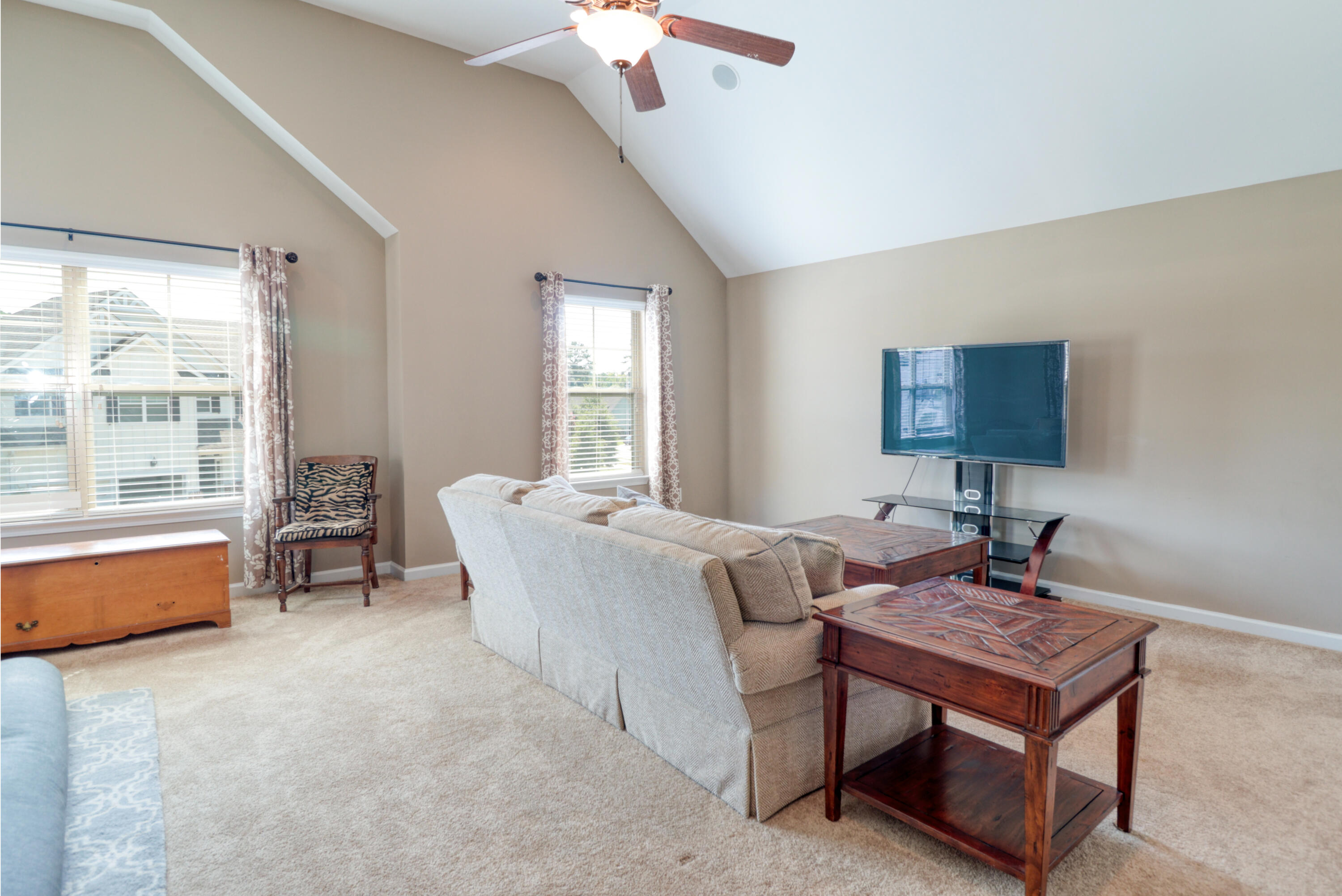 5621 SUNBURY Loop