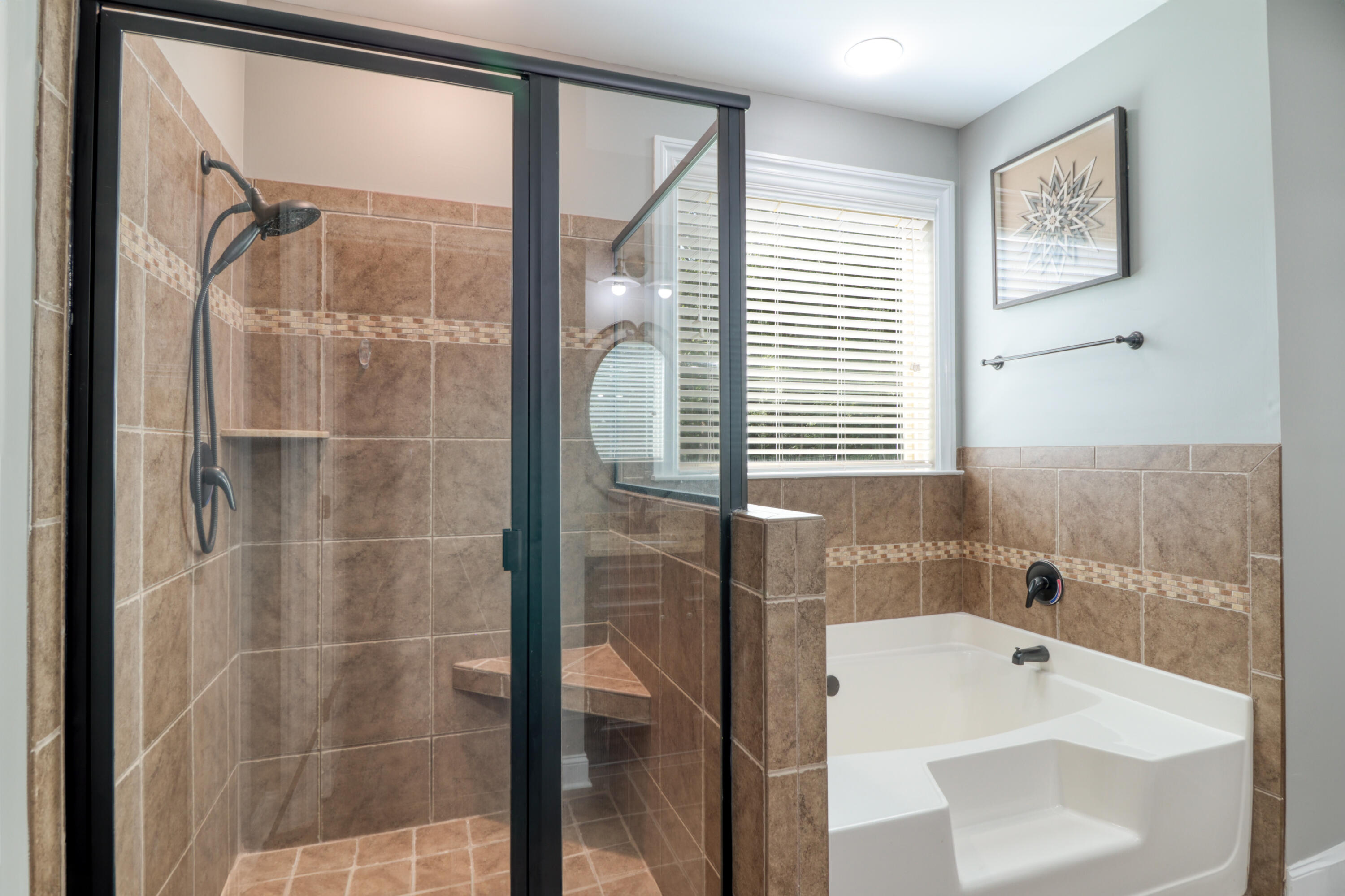 5621 SUNBURY Loop