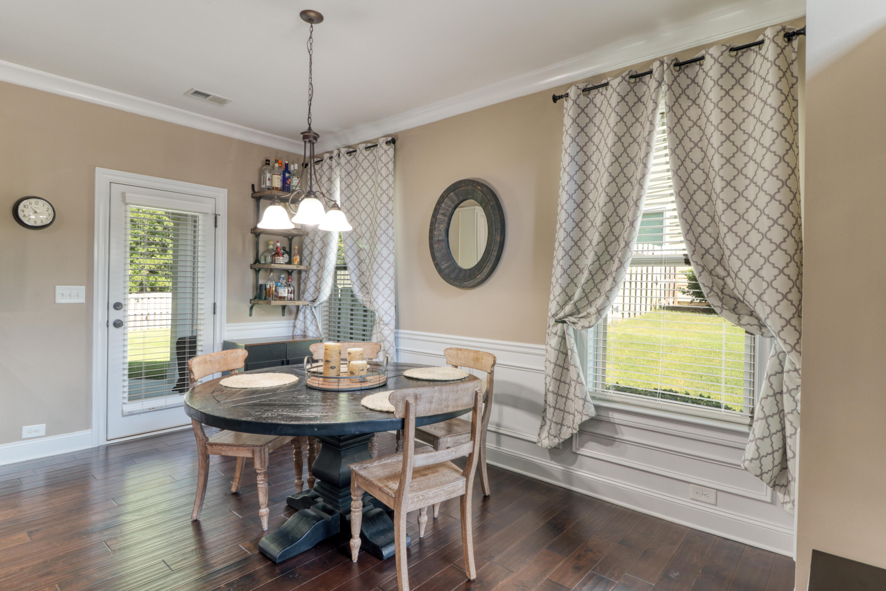 5621 SUNBURY Loop