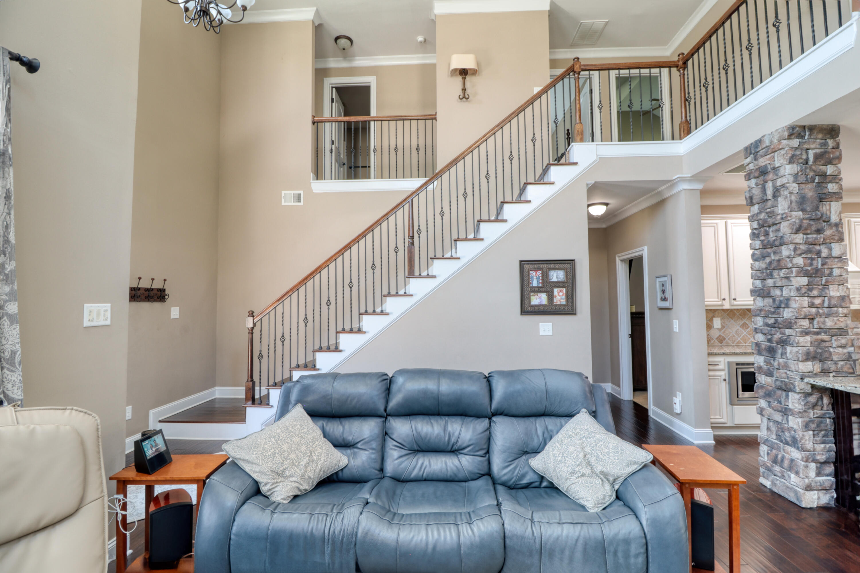 5621 SUNBURY Loop
