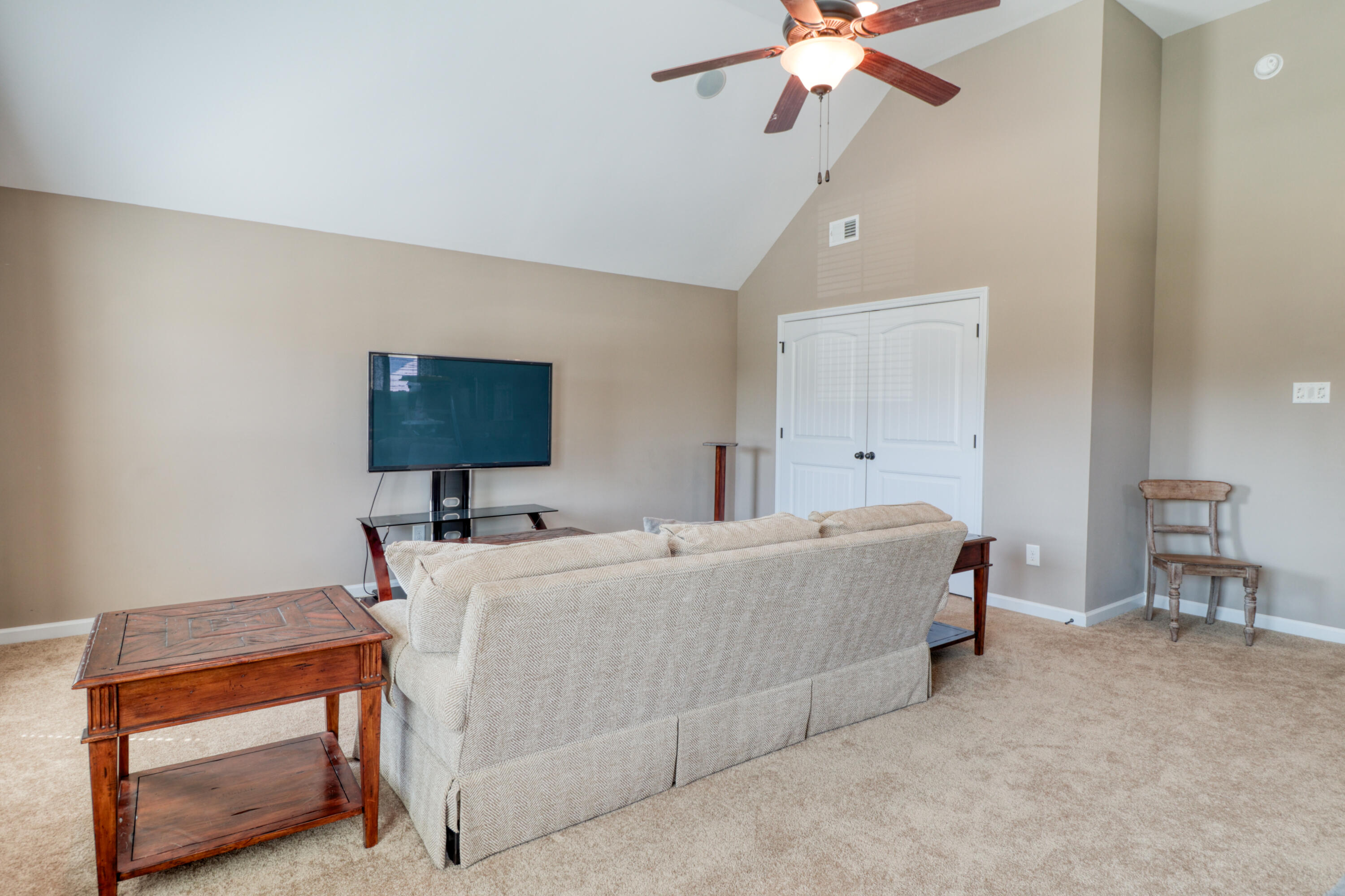5621 SUNBURY Loop