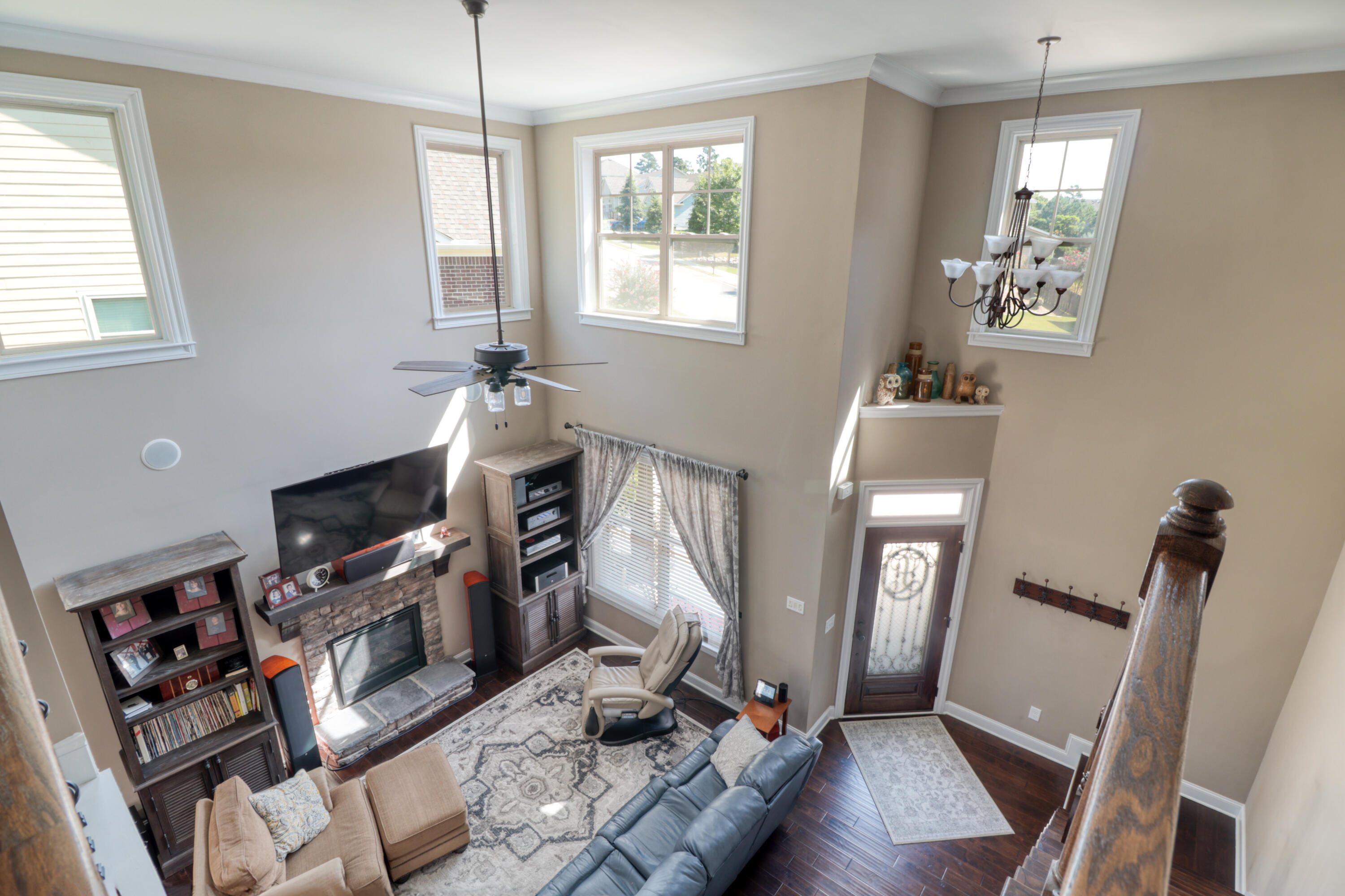 5621 SUNBURY Loop
