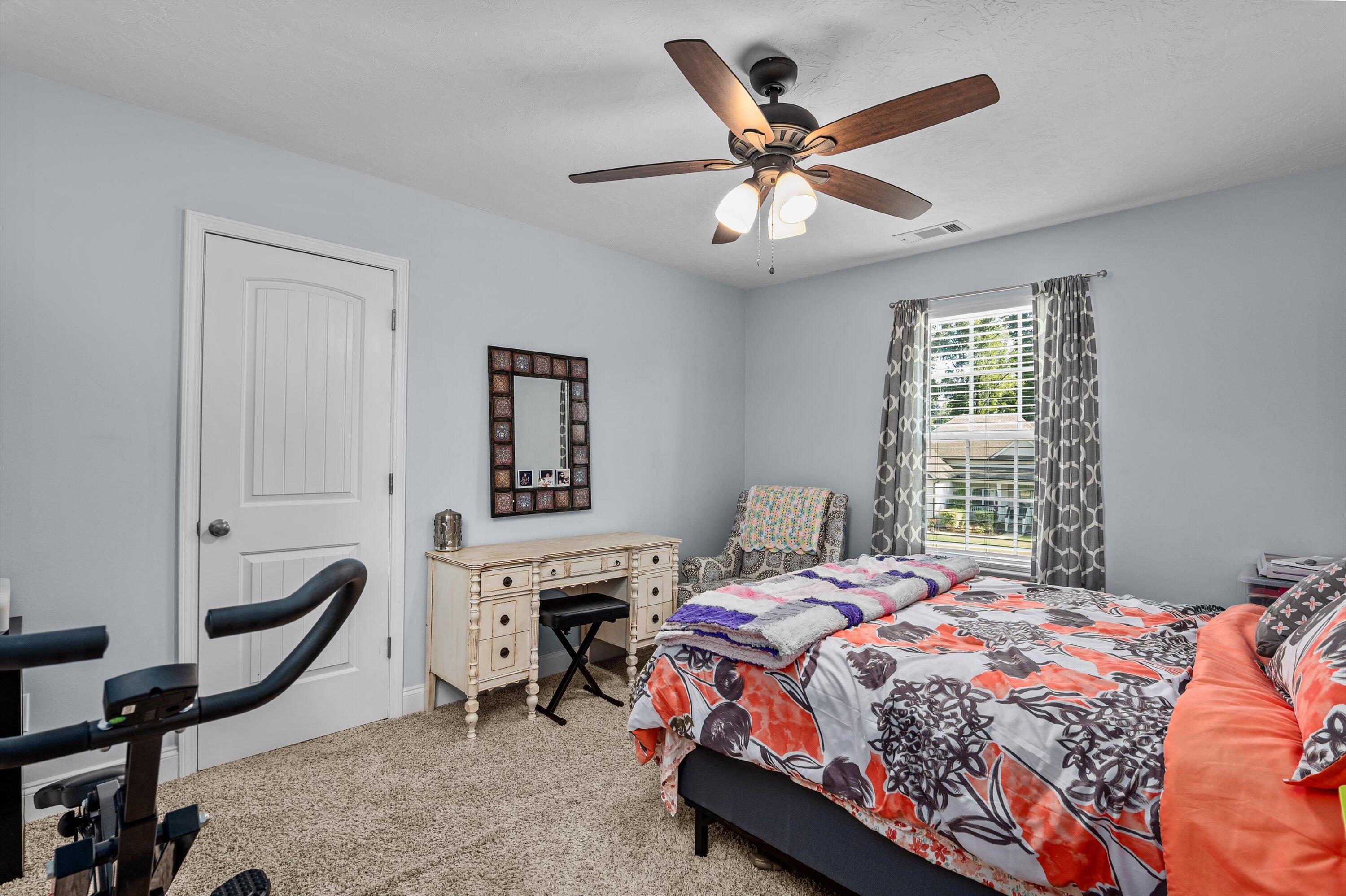 2440 TELFAIR Lane