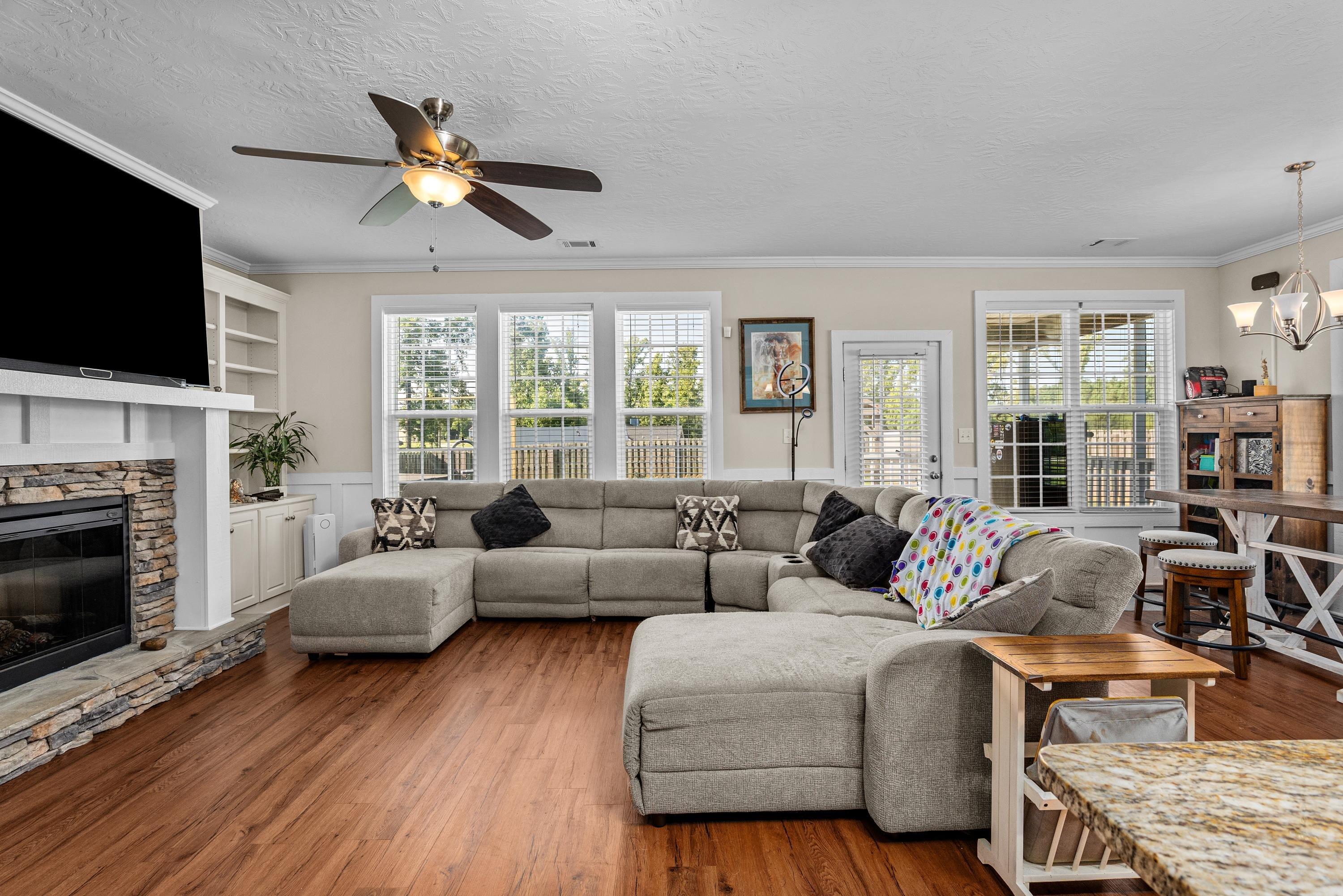 2440 TELFAIR Lane