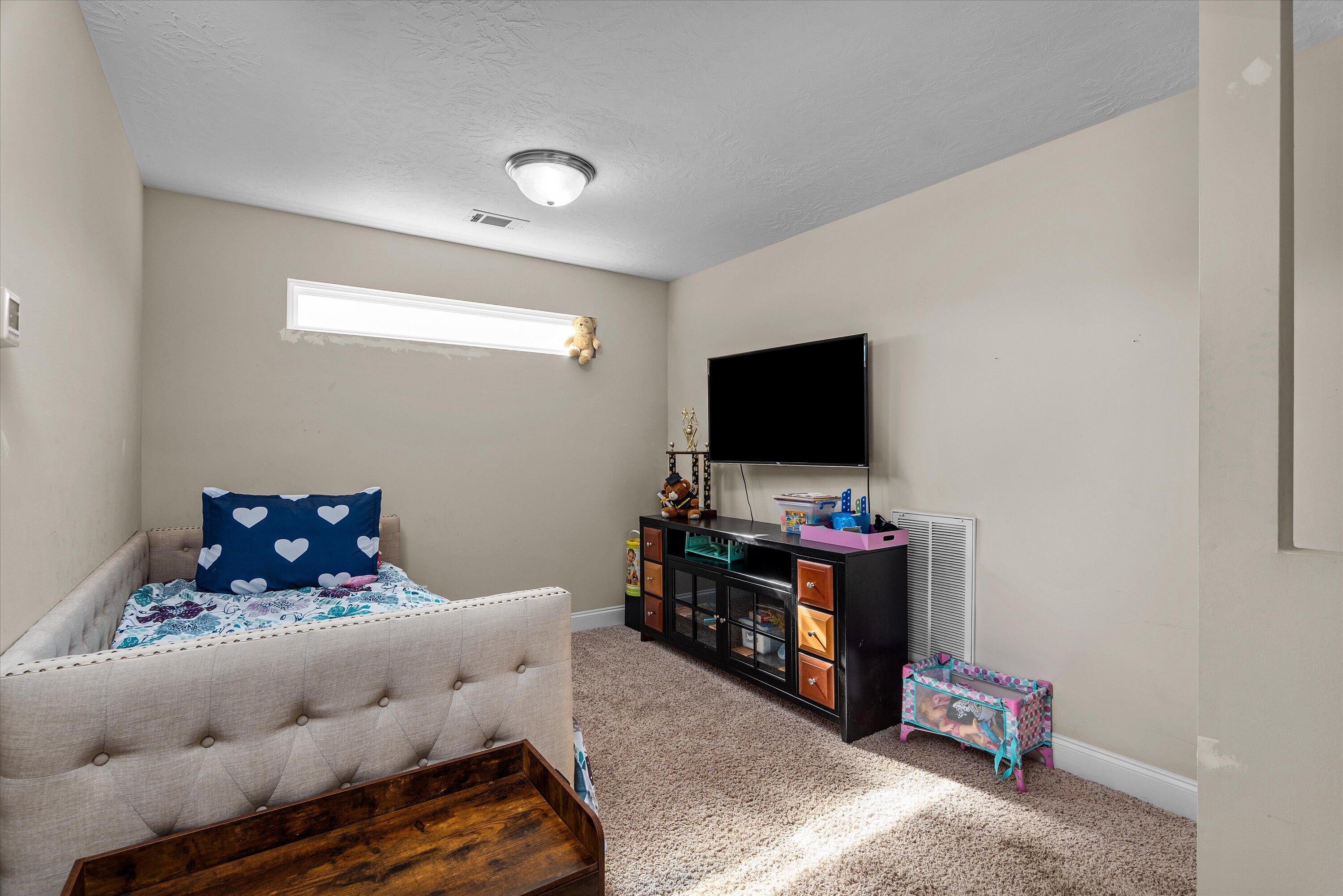 2440 TELFAIR Lane