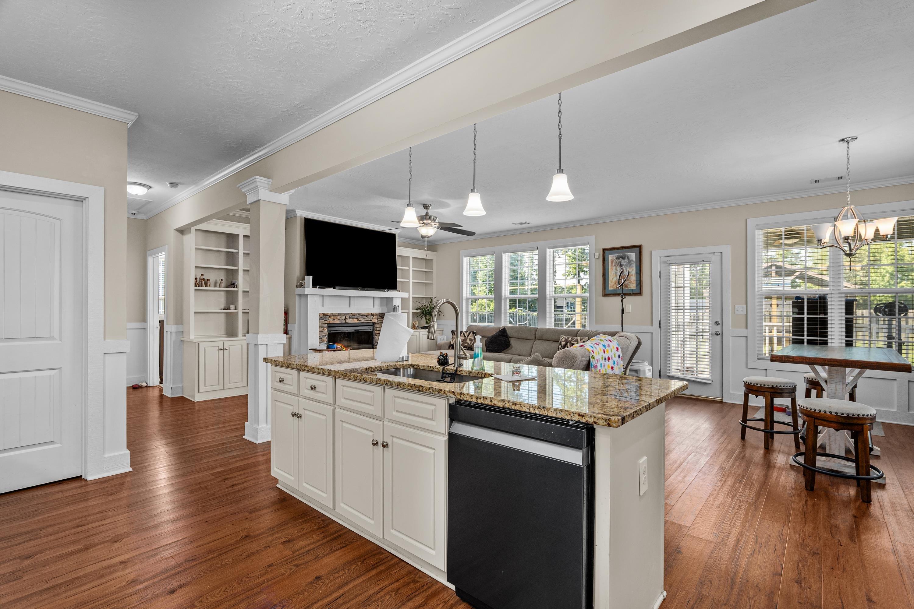 2440 TELFAIR Lane