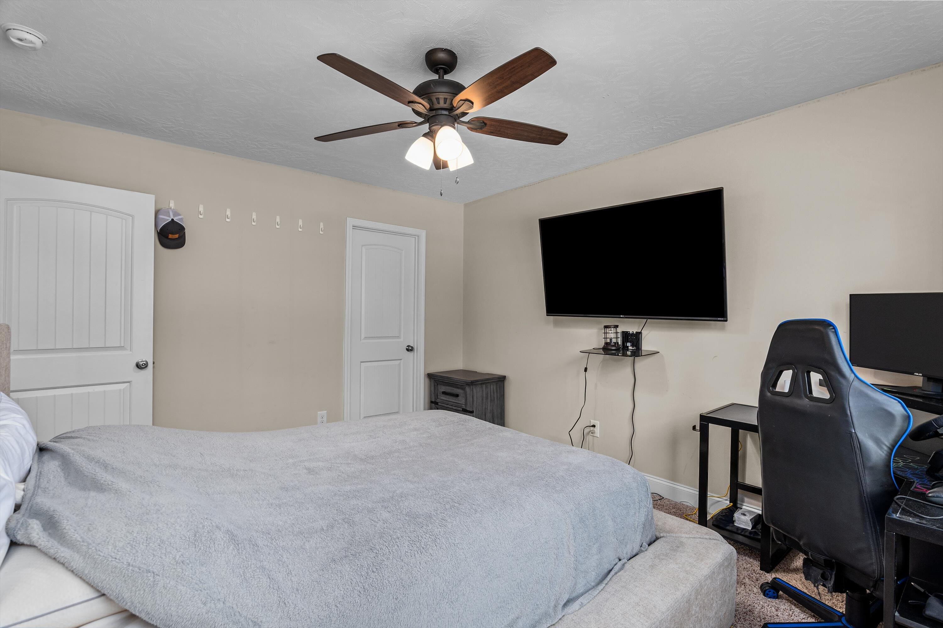2440 TELFAIR Lane