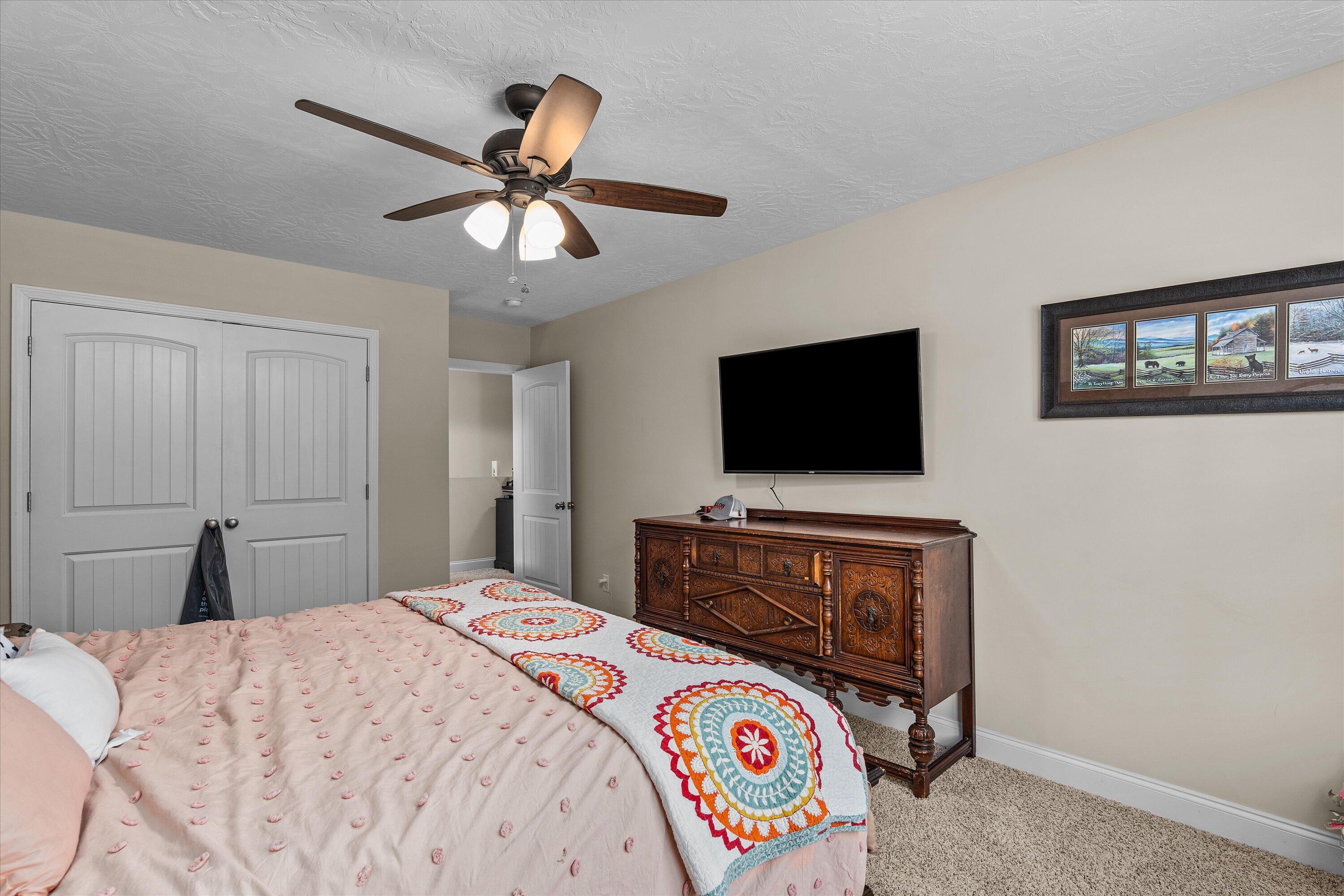 2440 TELFAIR Lane