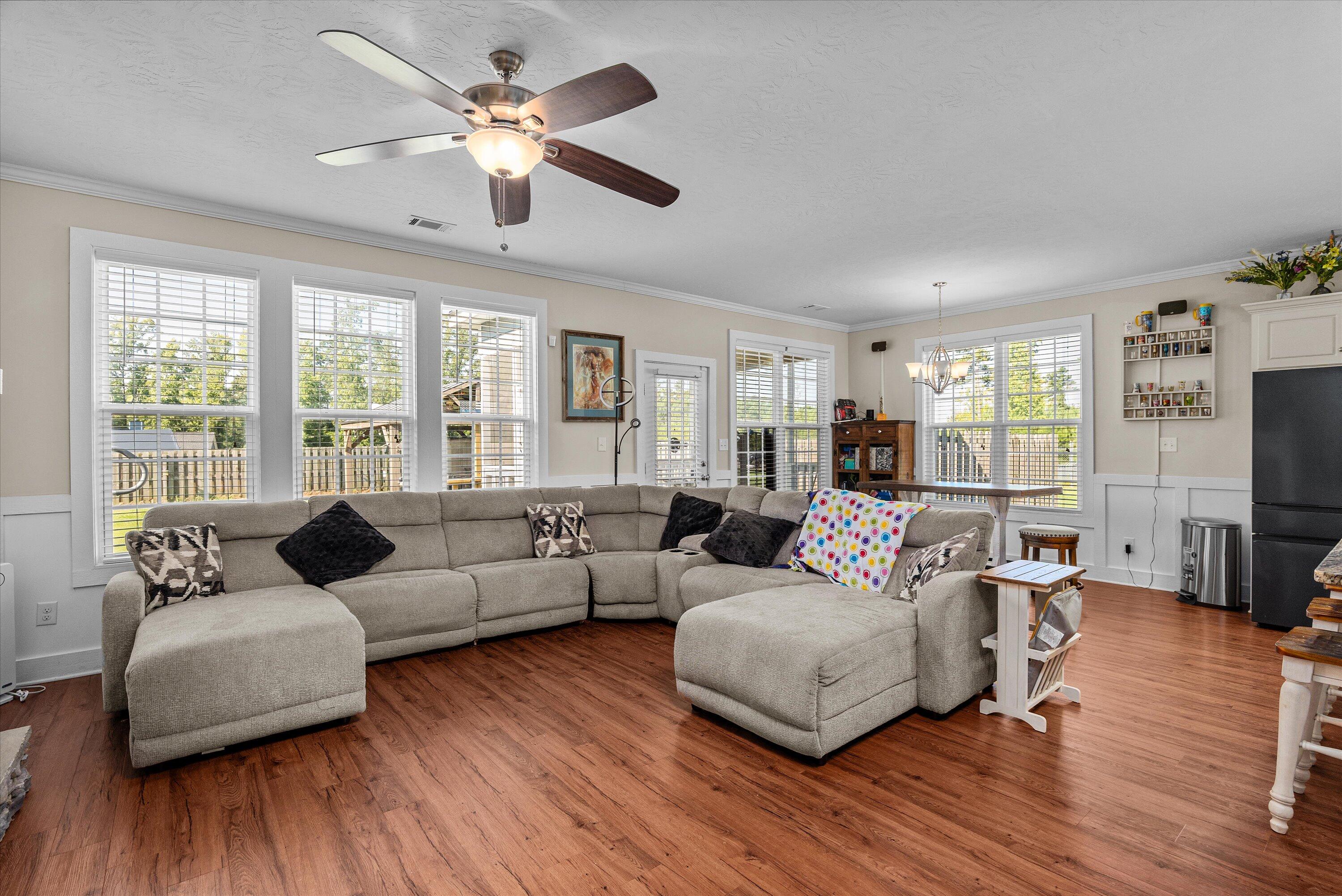 2440 TELFAIR Lane