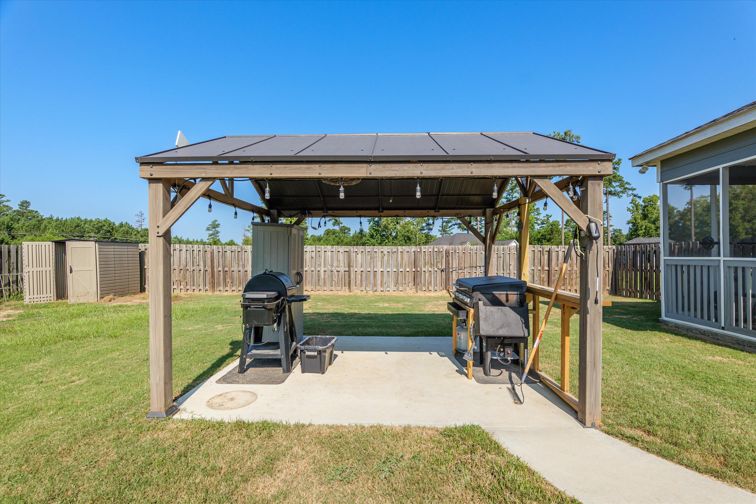 2440 TELFAIR Lane