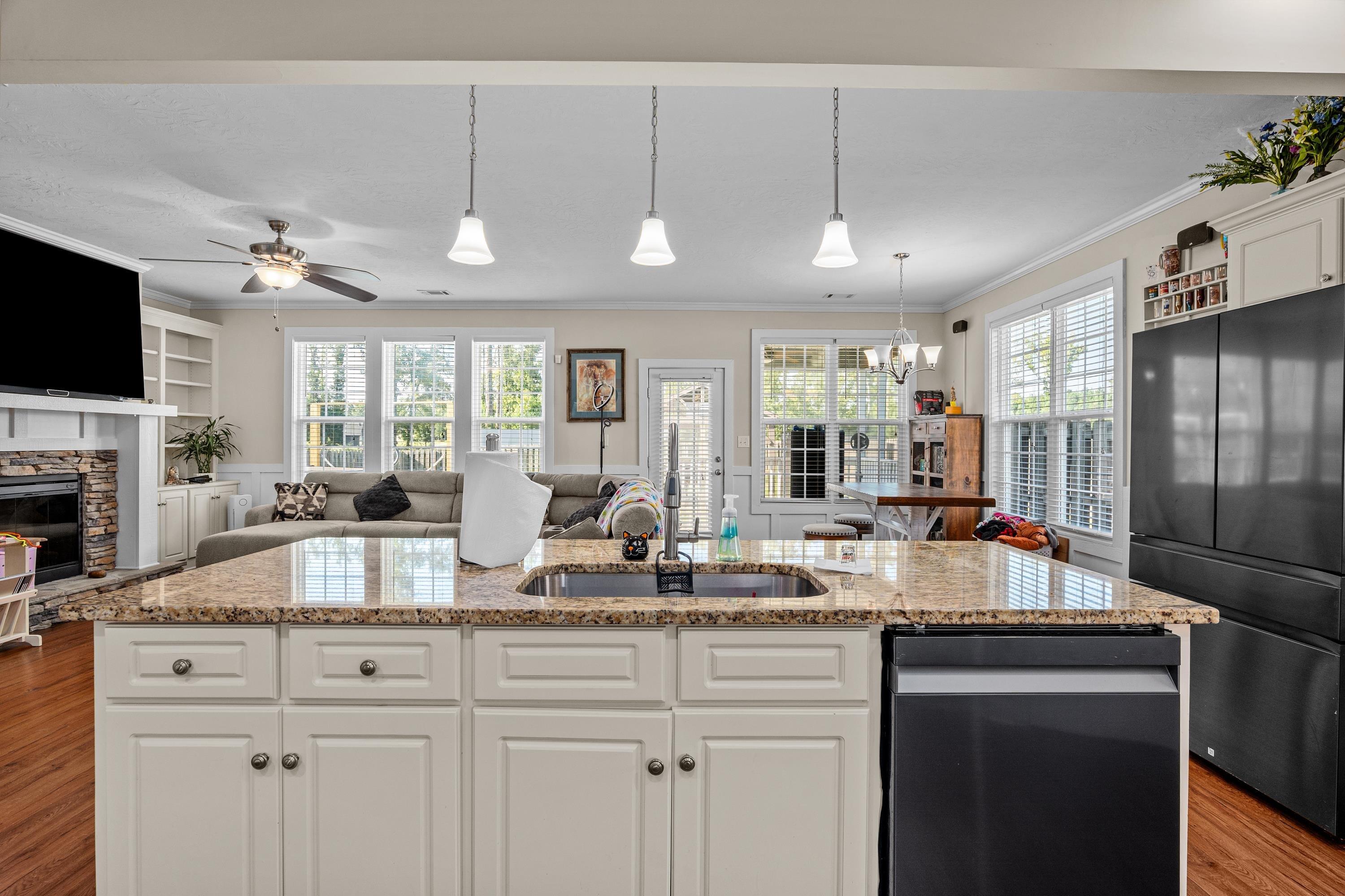 2440 TELFAIR Lane