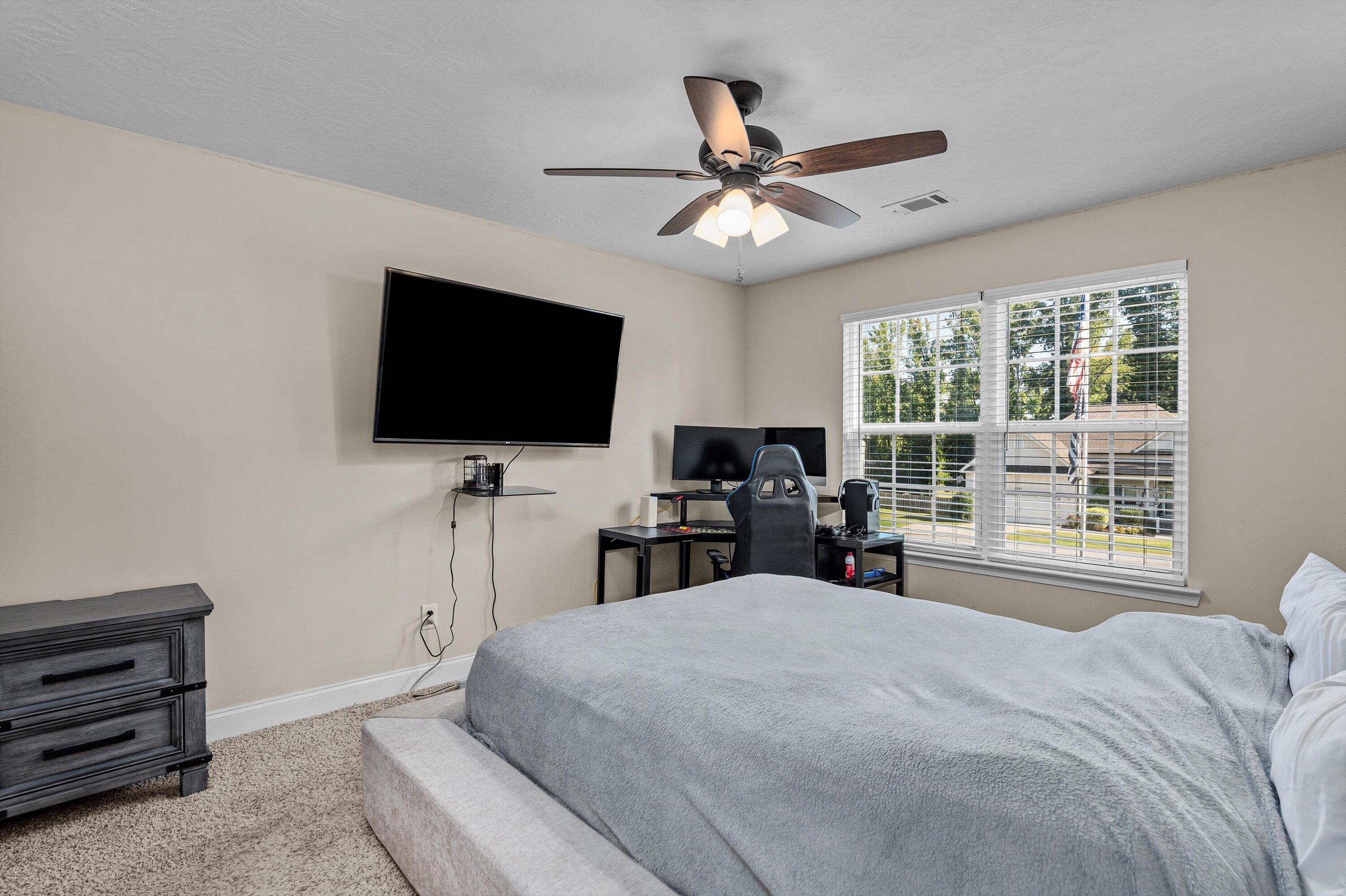 2440 TELFAIR Lane
