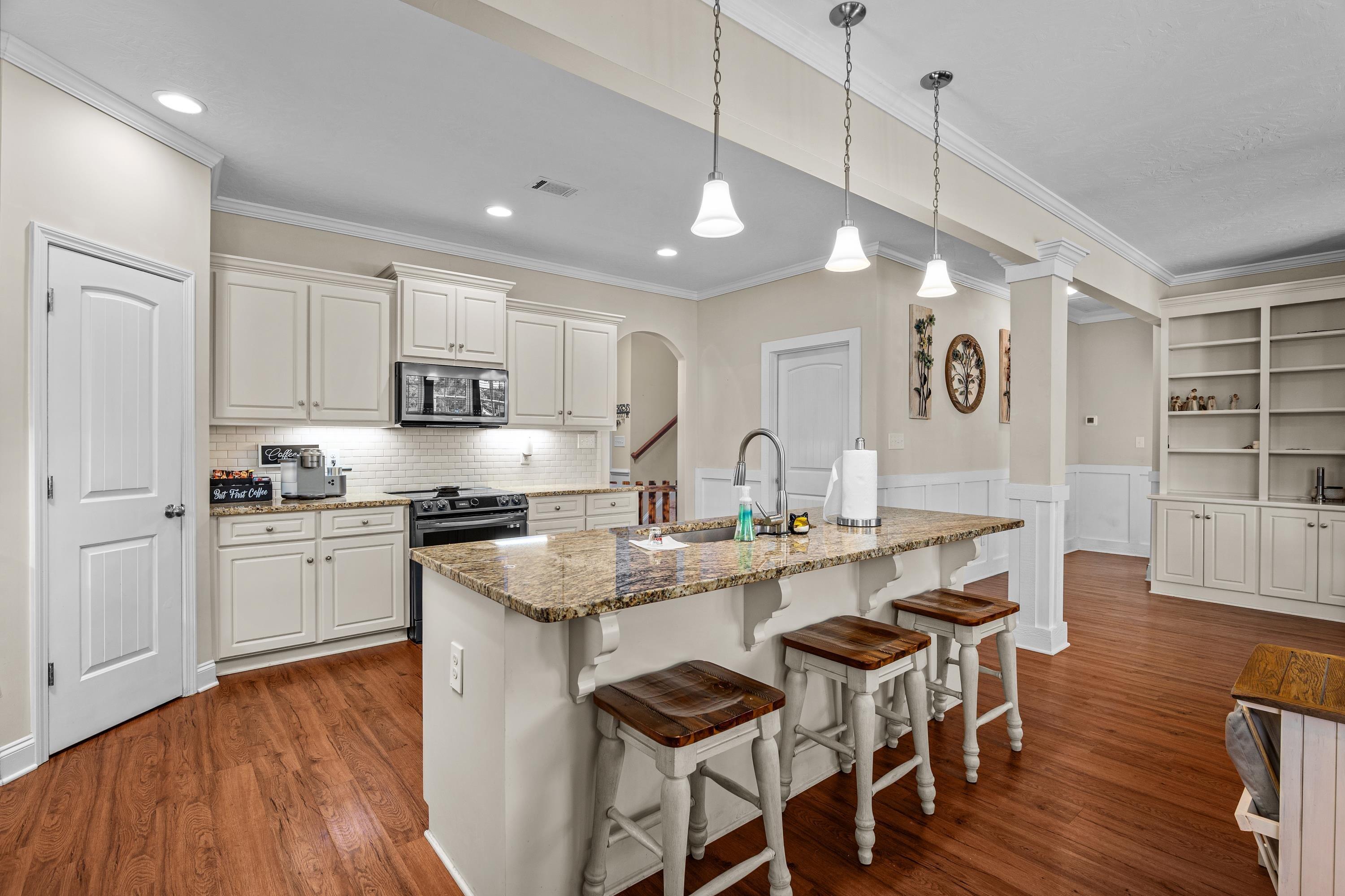 2440 TELFAIR Lane