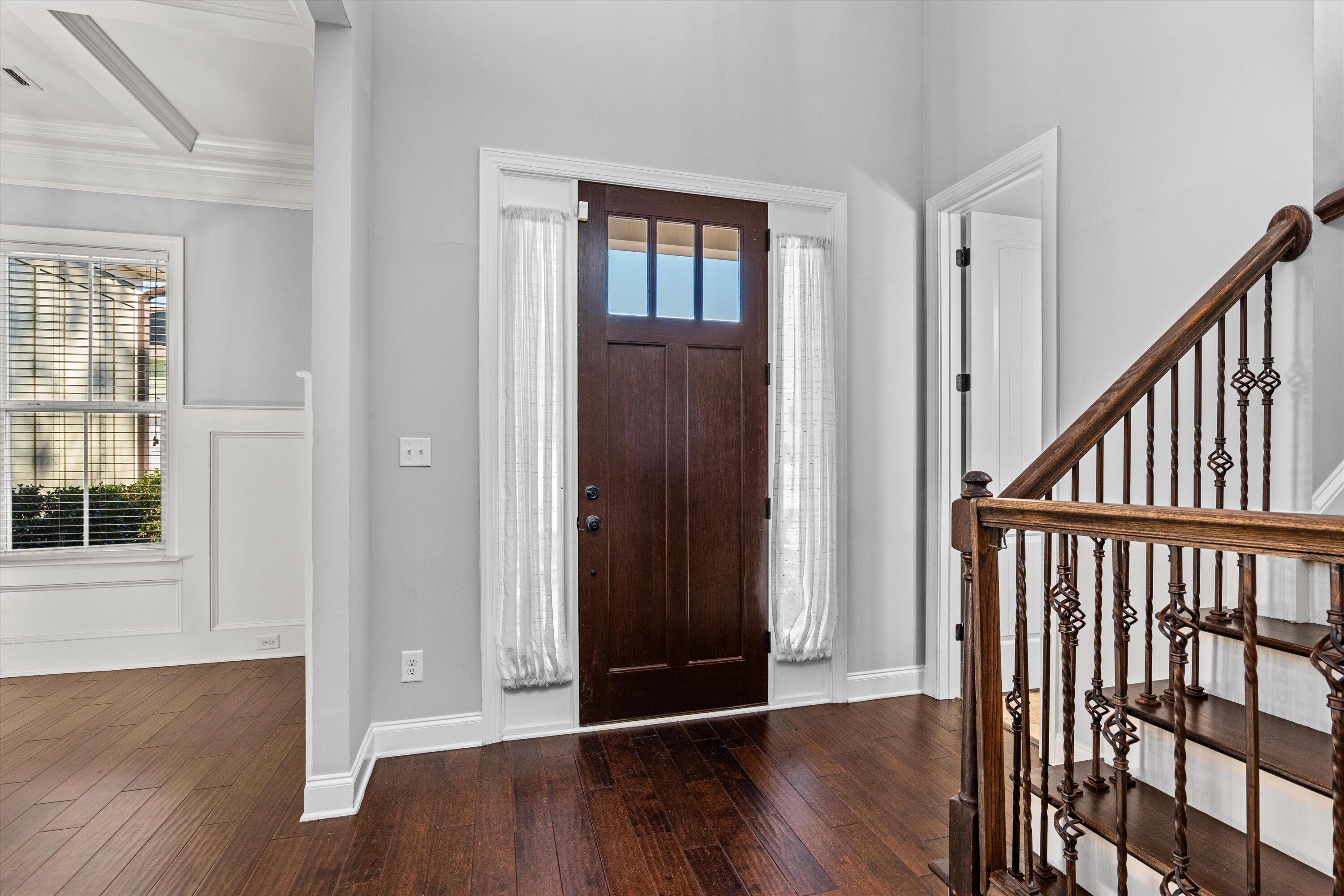 1008 KALMIA Circle